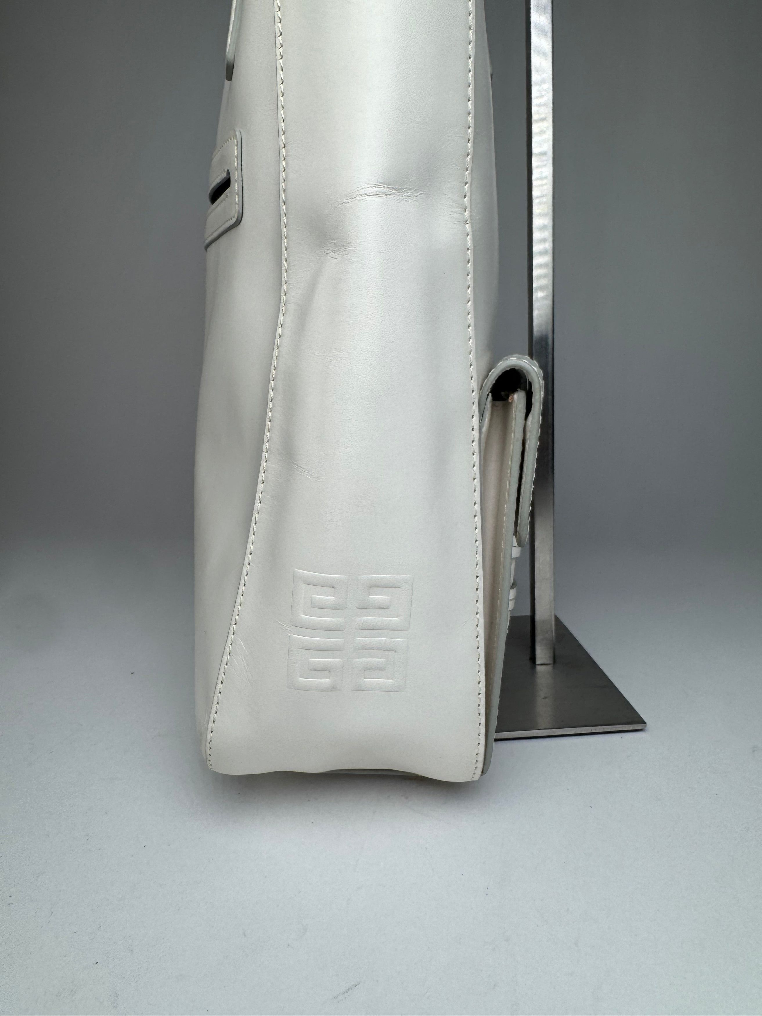 Givenchy Vintage Leather Handbag White Size ONE SIZE - 9 Thumbnail