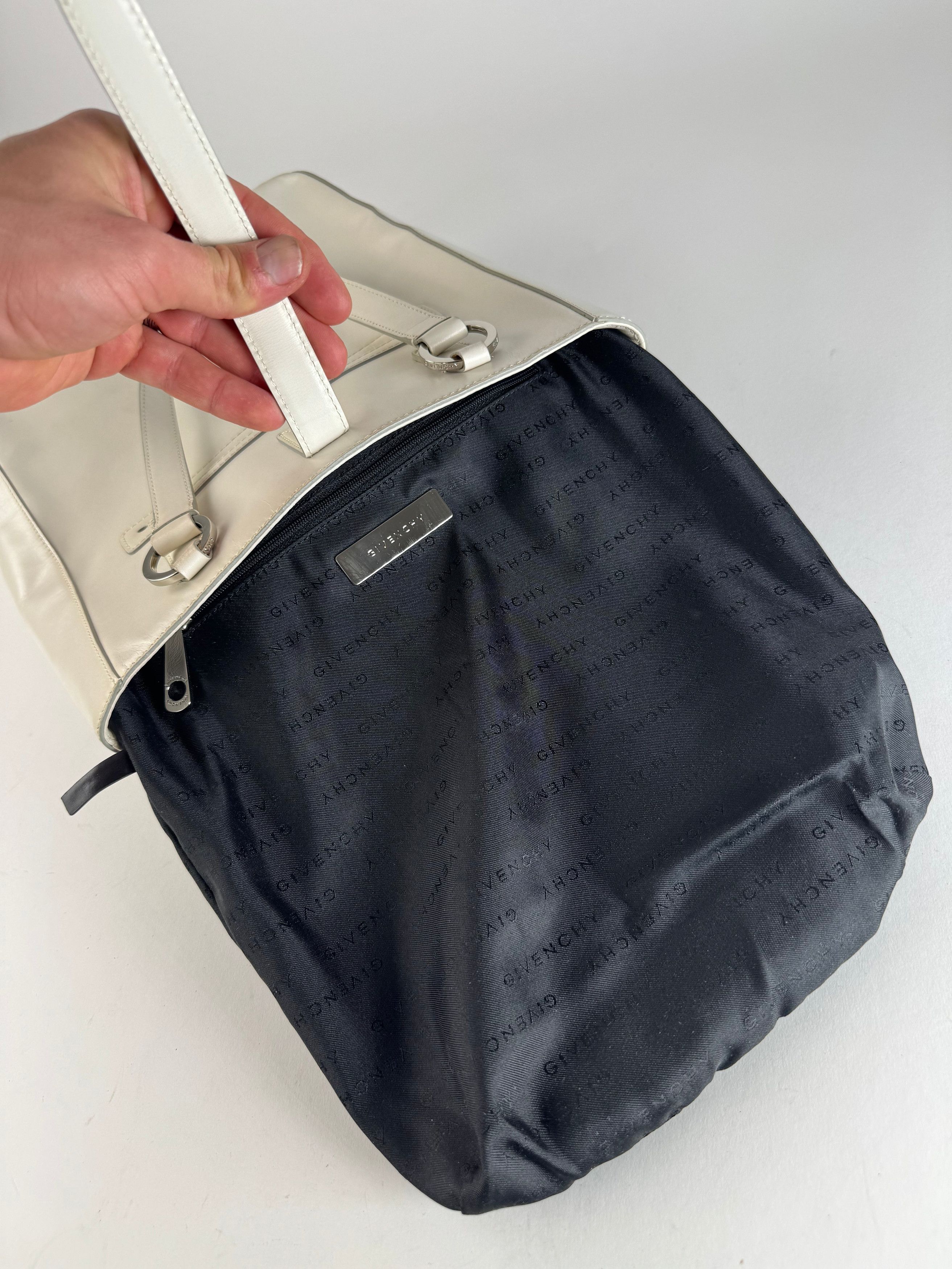 Givenchy Vintage Leather Handbag White Size ONE SIZE - 3 Thumbnail