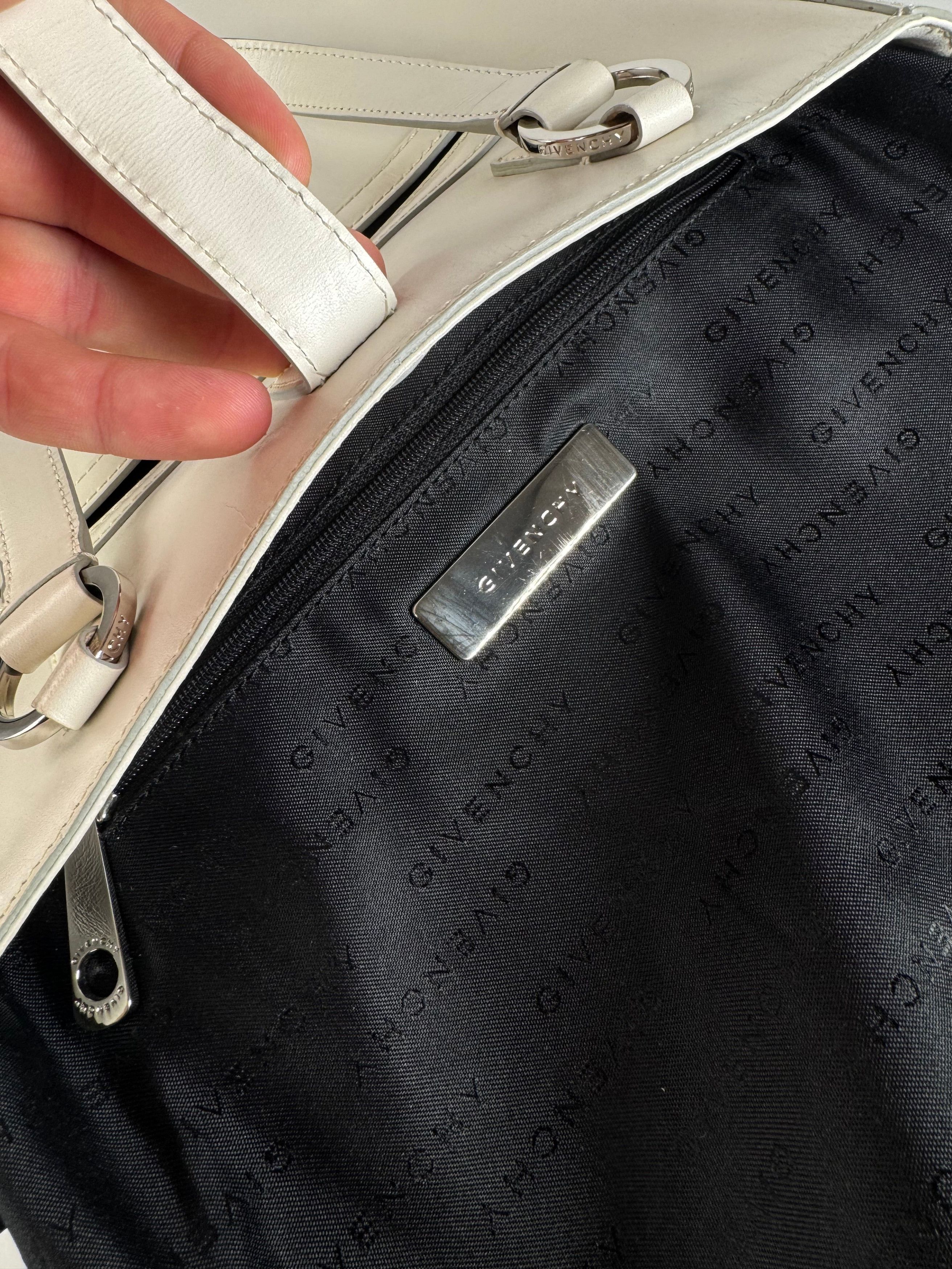 Givenchy Vintage Leather Handbag White Size ONE SIZE - 4 Thumbnail