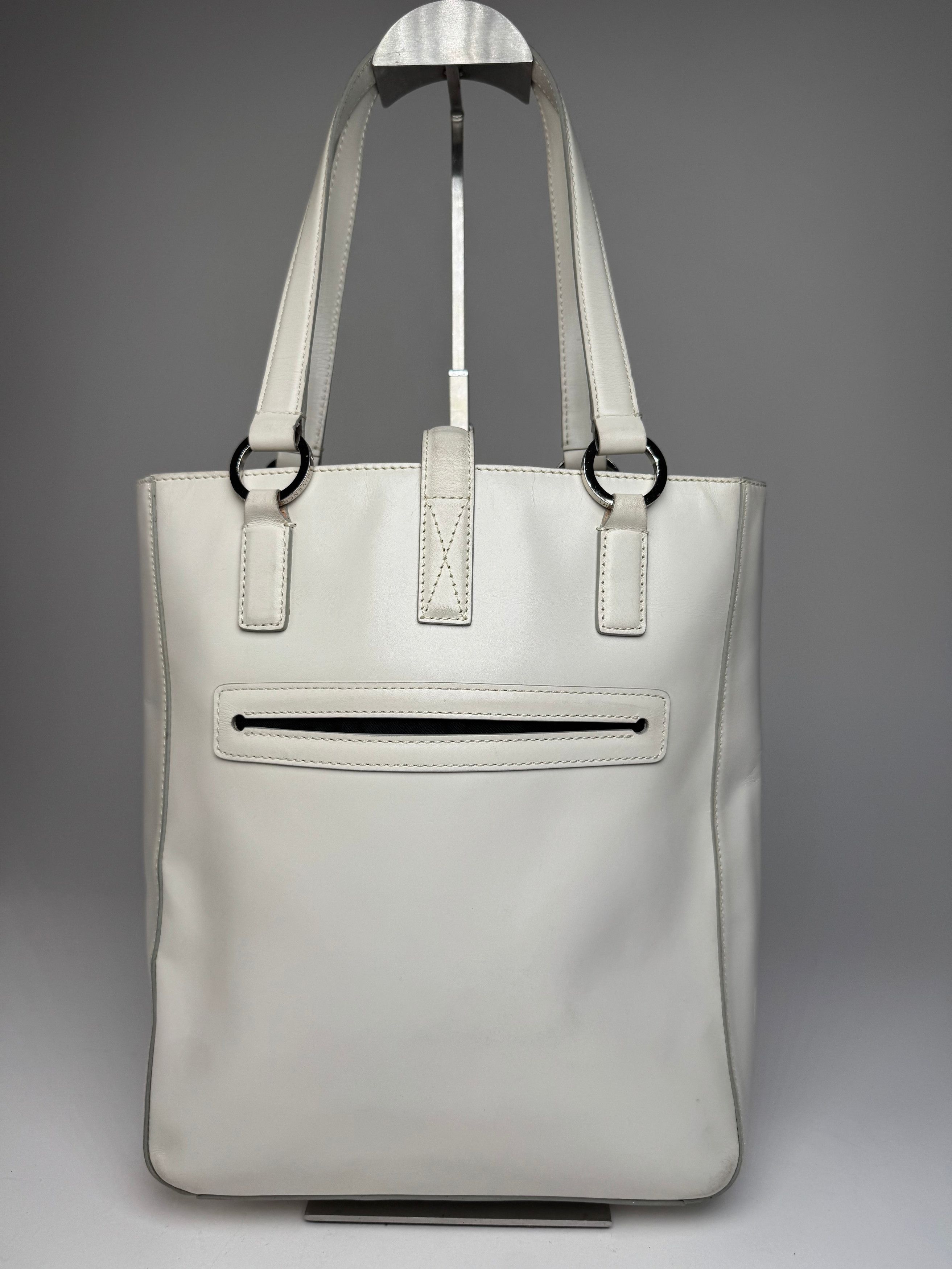 Givenchy Vintage Leather Handbag White Size ONE SIZE - 2 Thumbnail