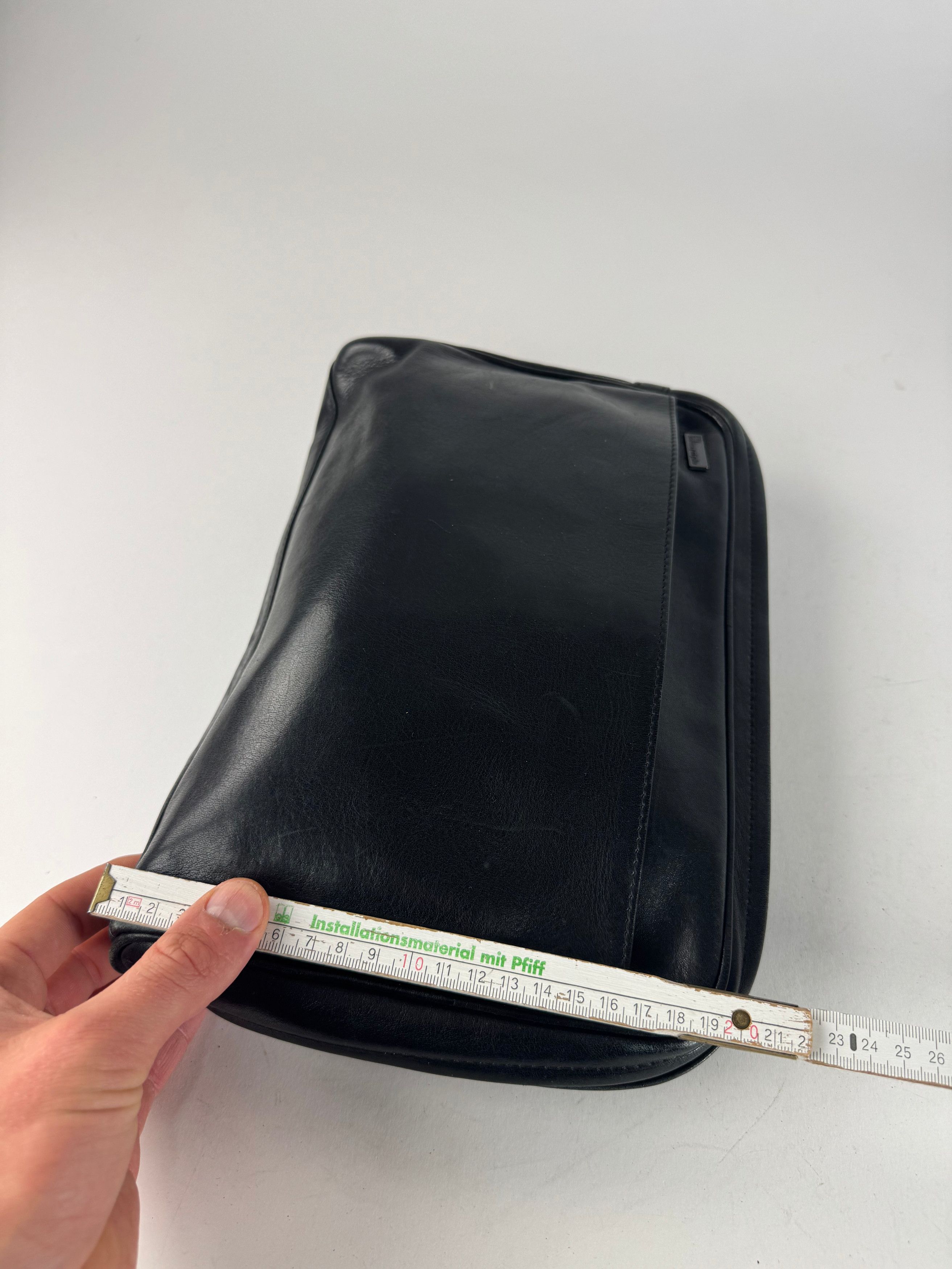 Issey Miyake Vintage Leather Clutch Black Size ONE SIZE - 14 Thumbnail