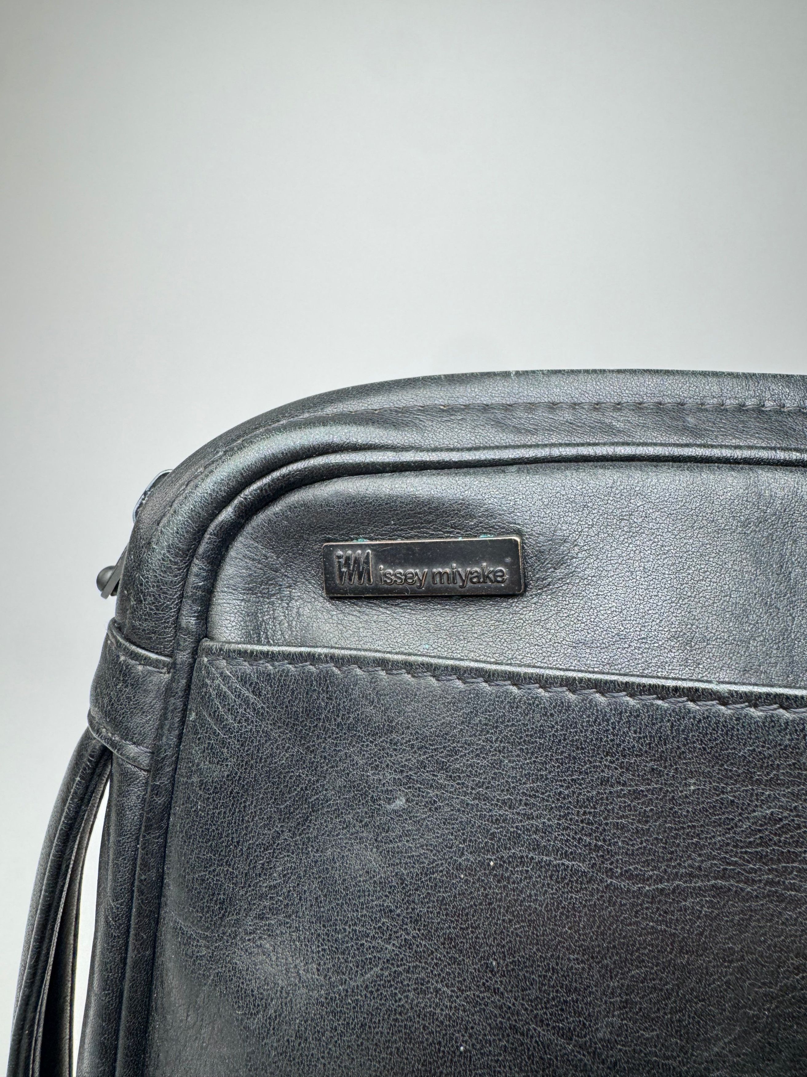 Issey Miyake Vintage Leather Clutch Black Size ONE SIZE - 9 Thumbnail