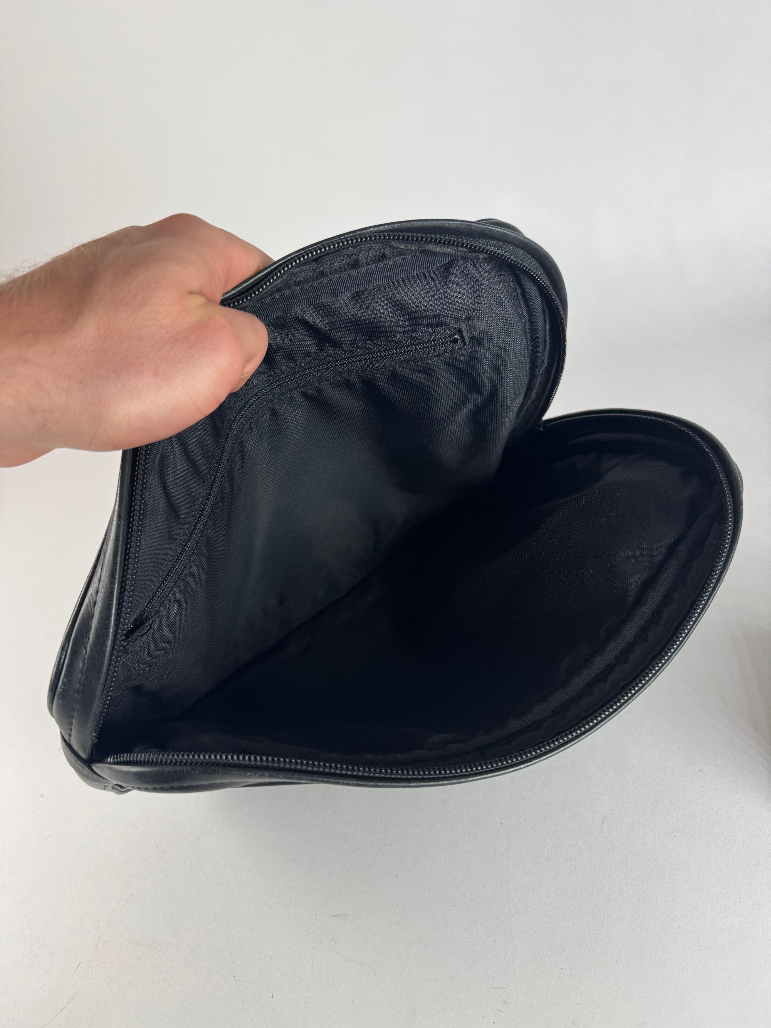 Issey Miyake Vintage Leather Clutch Black Size ONE SIZE - 4 Thumbnail