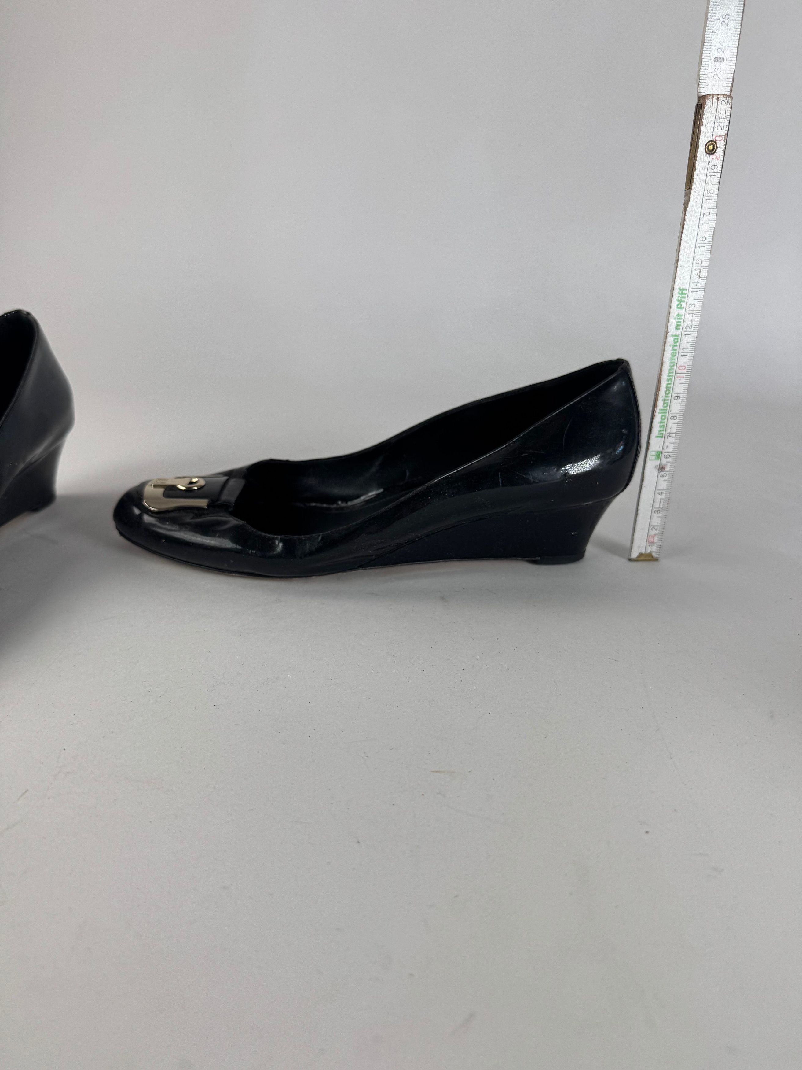 Fendi Vintage Patent Leather Clogs Black EU41 Size US 10 / IT 40 - 9 Thumbnail