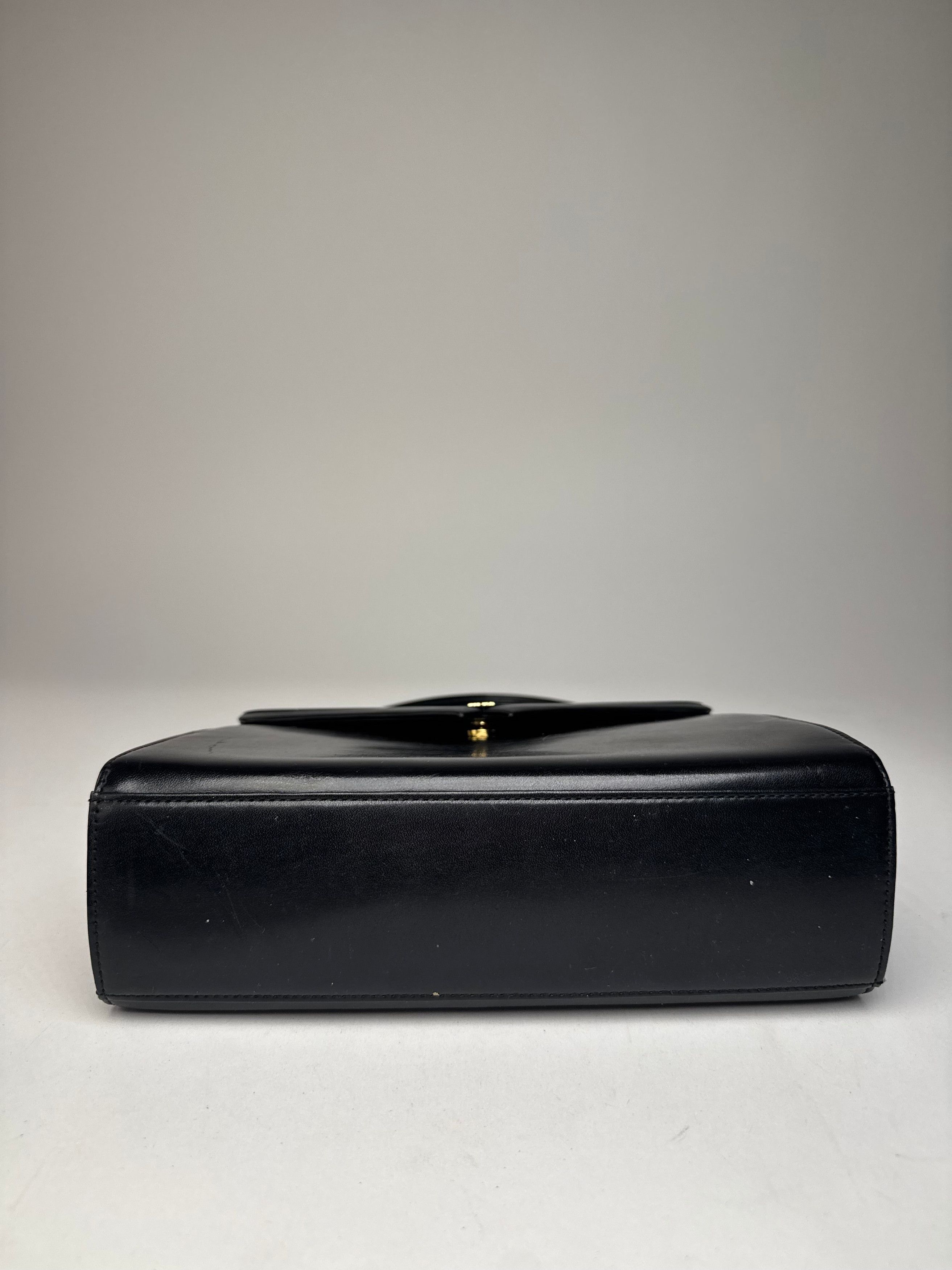 Givenchy Vintage Leather Handbag Black Size ONE SIZE - 8 Thumbnail