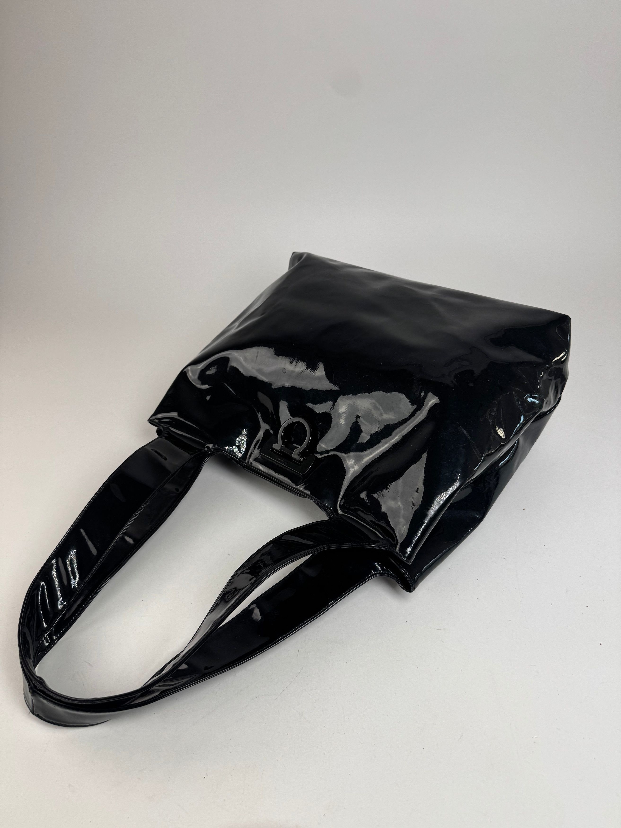 Salvatore Ferragamo Vintage Patent Leather Bag Black Size ONE SIZE - 9 Thumbnail