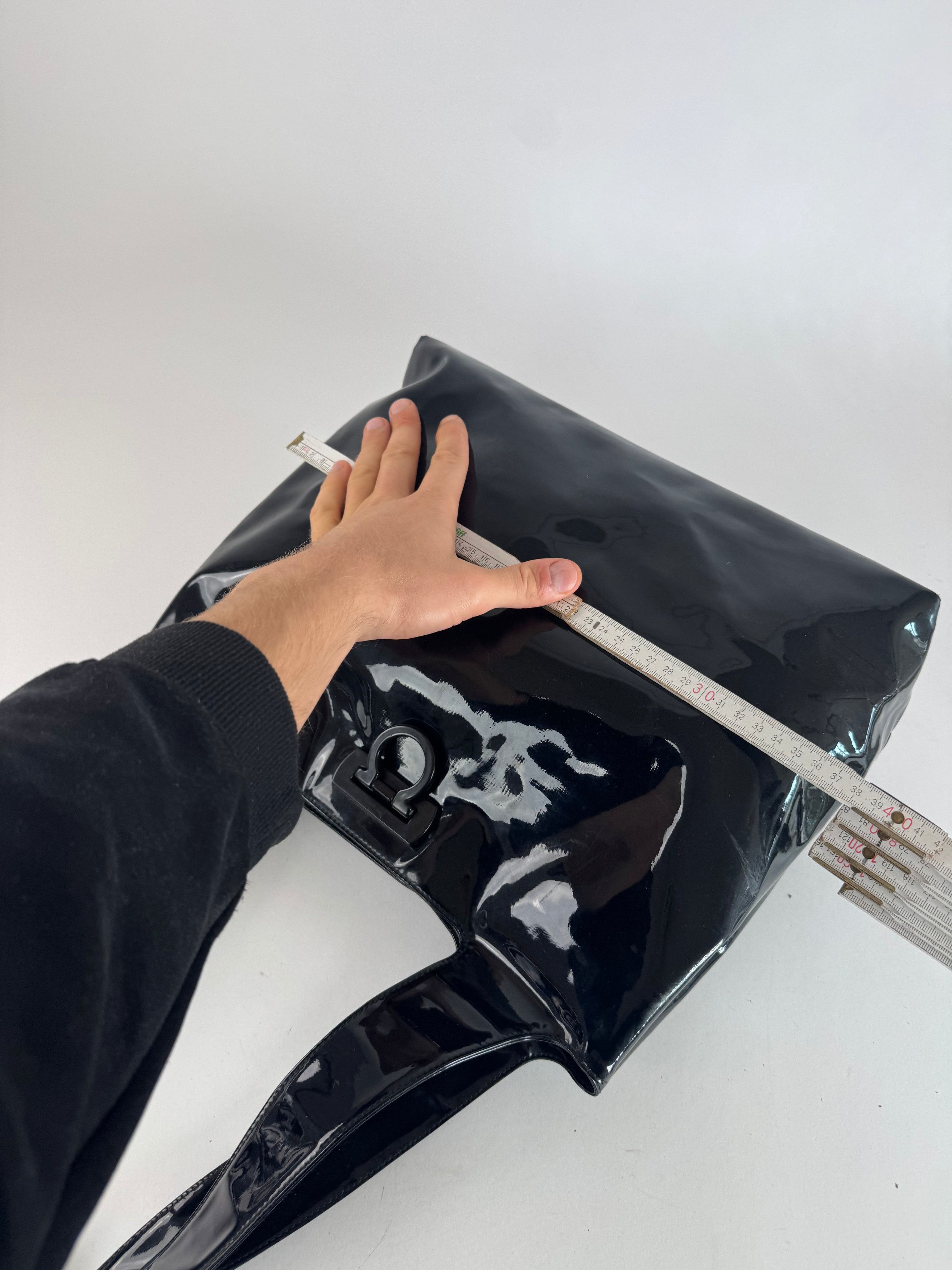 Salvatore Ferragamo Vintage Patent Leather Bag Black Size ONE SIZE - 10 Thumbnail