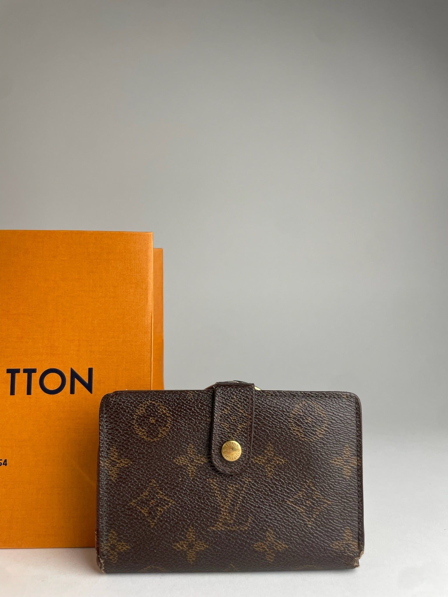 Louis Vuitton Vintage Leather Monogram Wallet Brown Size ONE SIZE - 7 Thumbnail