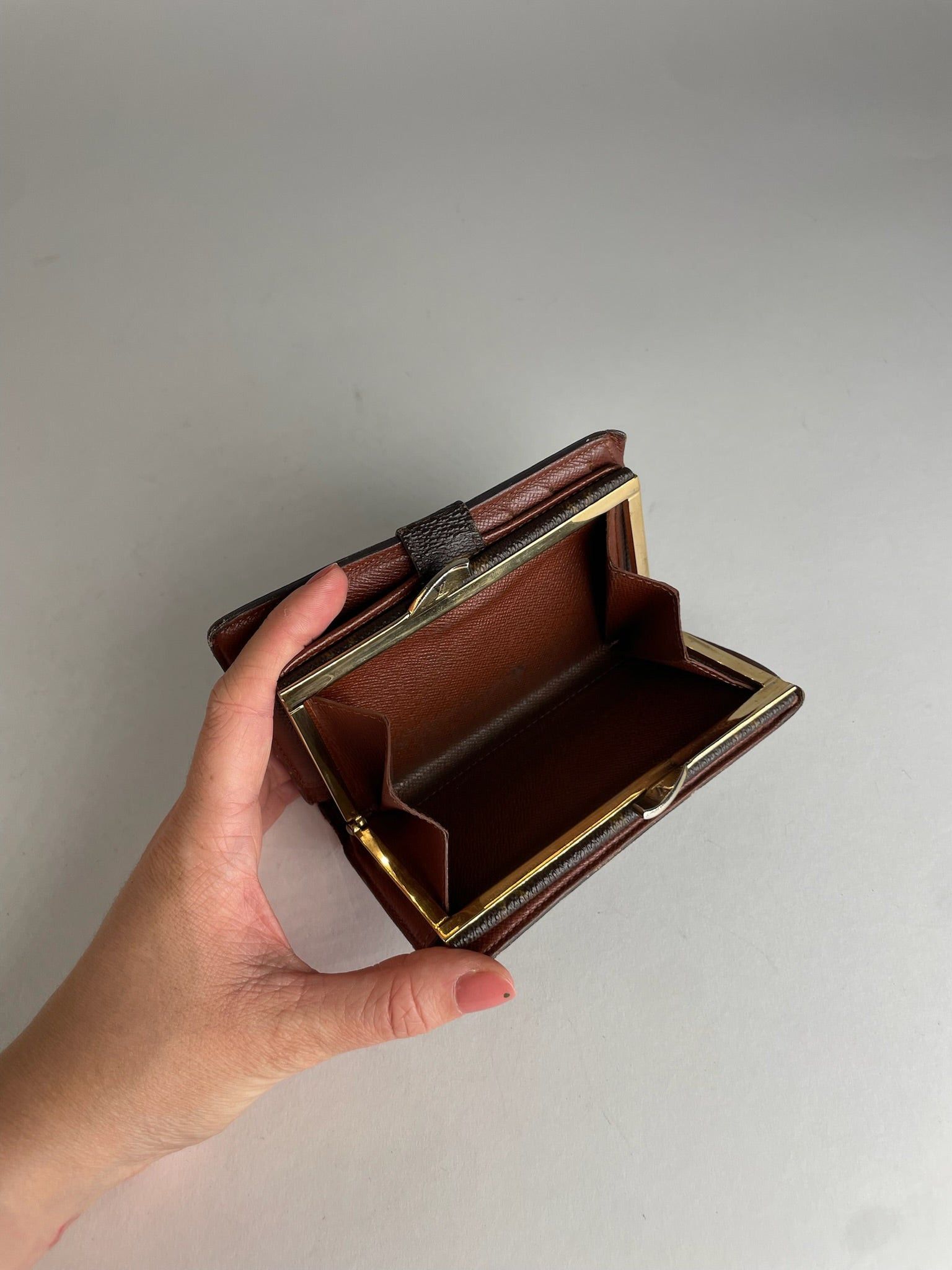 Louis Vuitton Vintage Leather Monogram Wallet Brown Size ONE SIZE - 3 Thumbnail