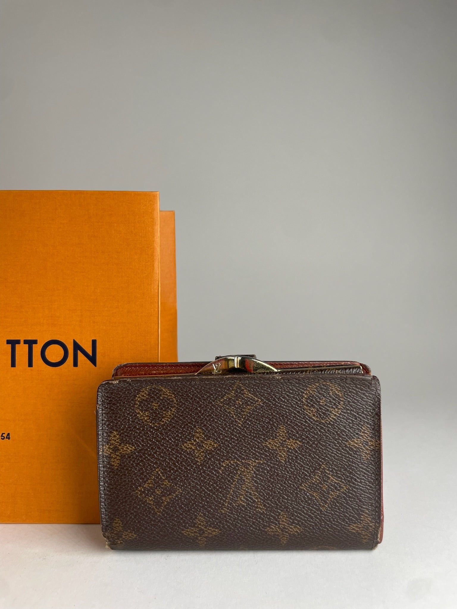 Louis Vuitton Vintage Leather Monogram Wallet Brown Size ONE SIZE - 6 Thumbnail
