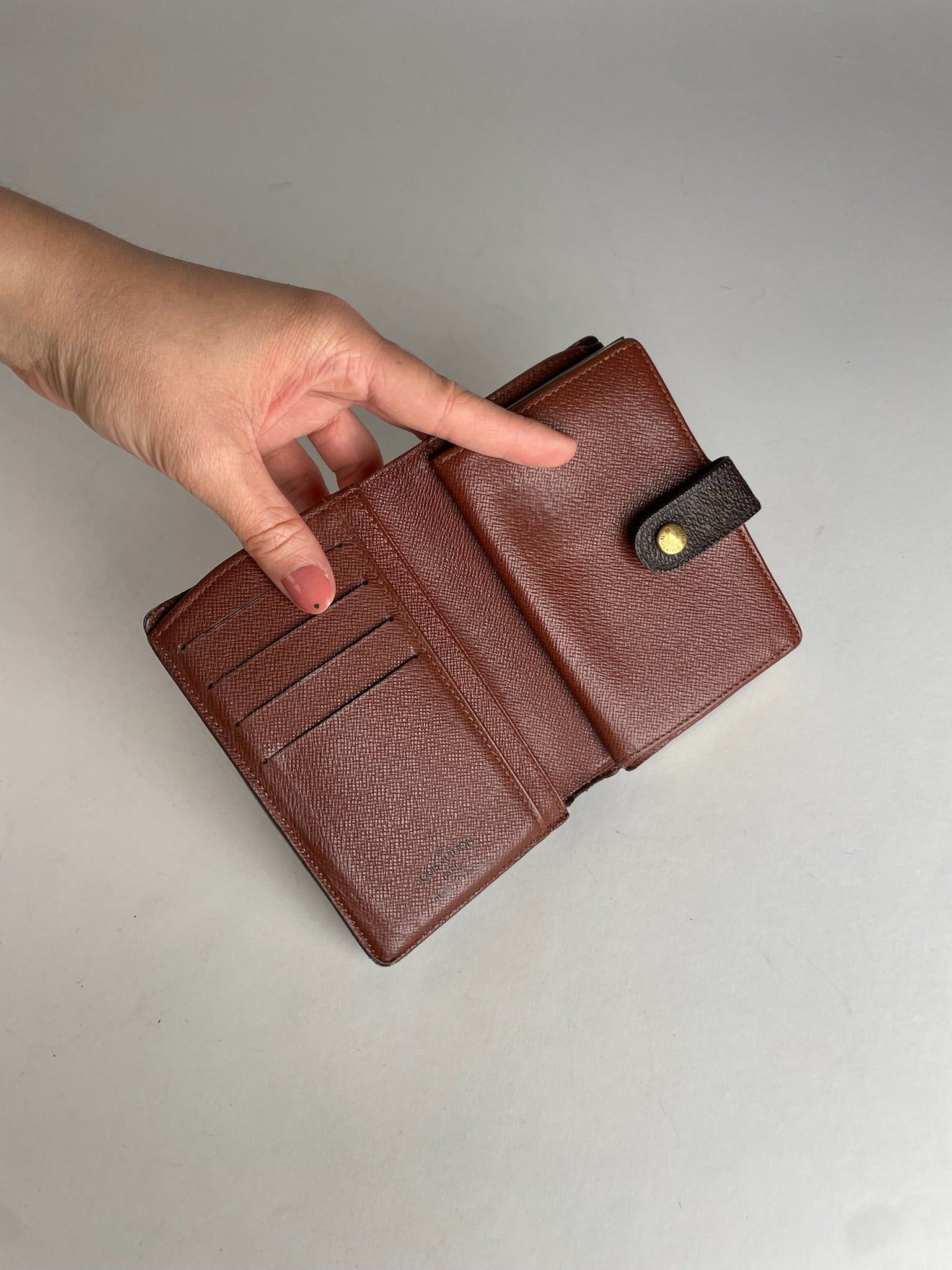 Louis Vuitton Vintage Leather Monogram Wallet Brown Size ONE SIZE - 5 Thumbnail