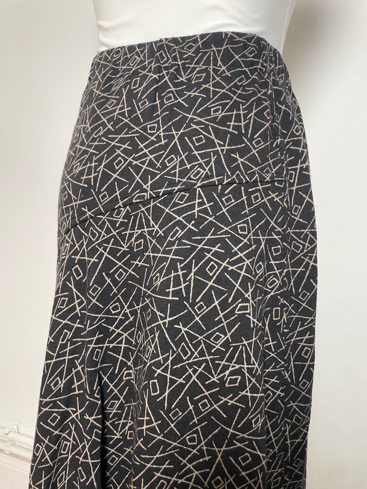 Comme des Garcons Vintage Comme Des Garçons Abstract Skirt Black Gold M Size 30" / US 8 / IT 44 - 10 Thumbnail