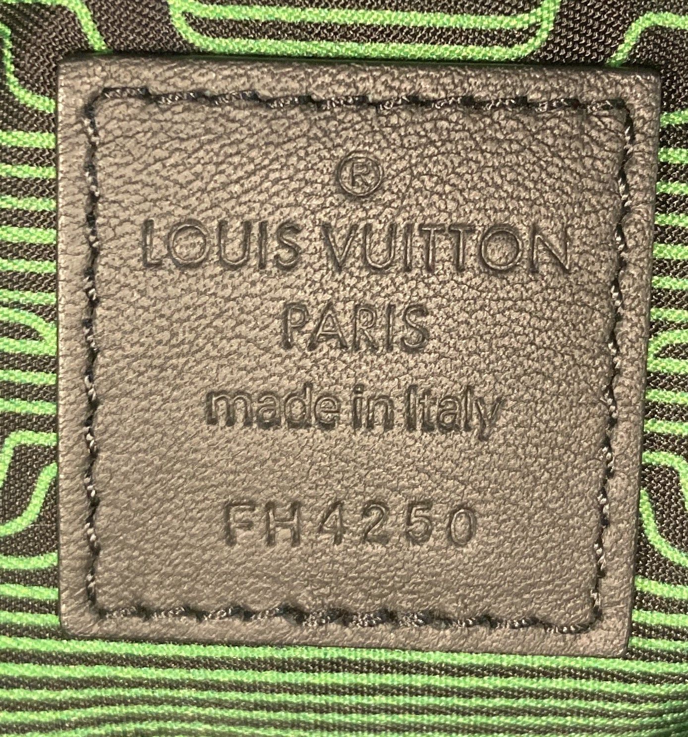 Louis Vuitton A4 Pouch Size ONE SIZE - 8 Thumbnail