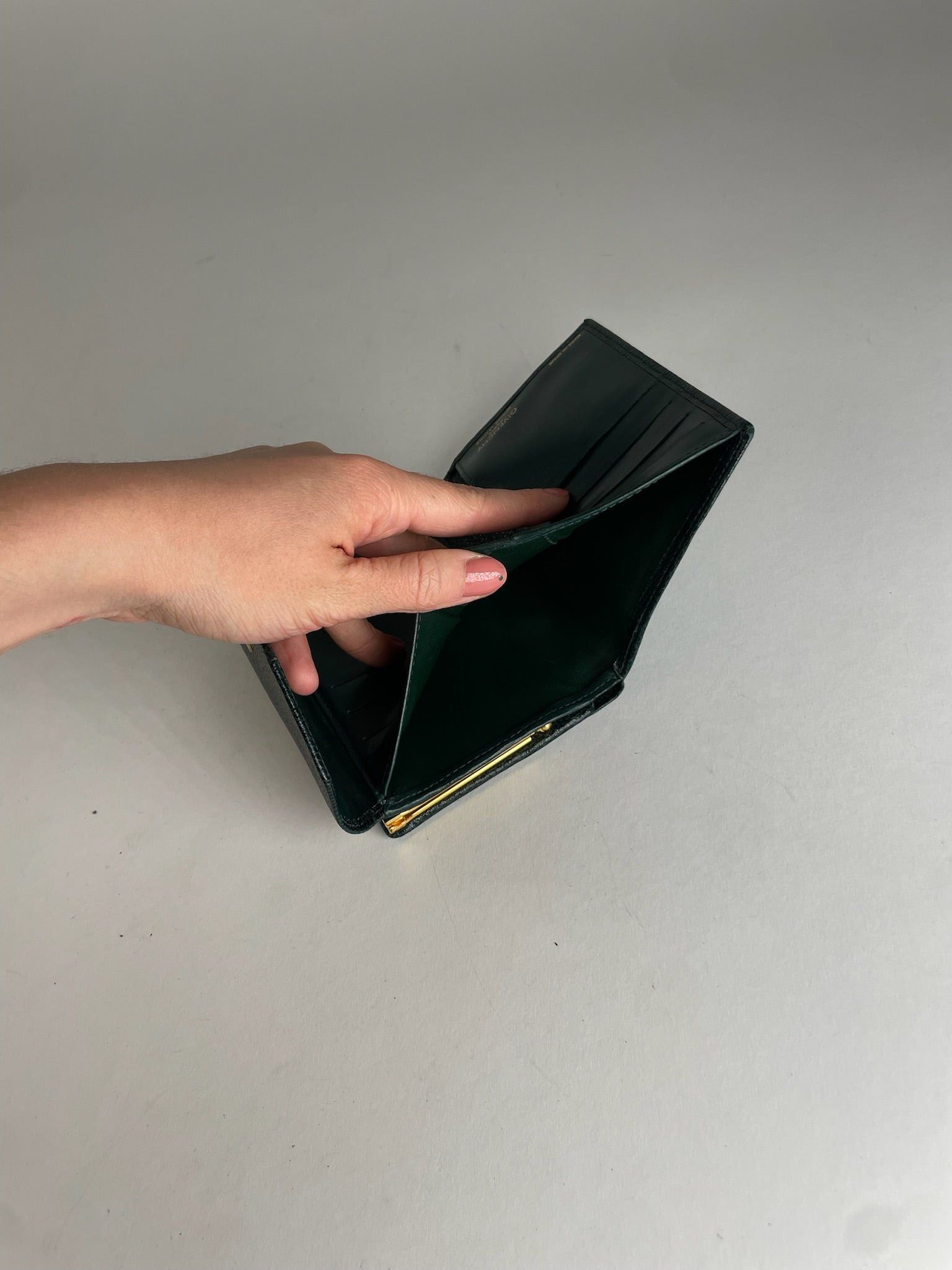 Givenchy Vintage Snake Emblossed Leather Wallet Green Size ONE SIZE - 5 Thumbnail