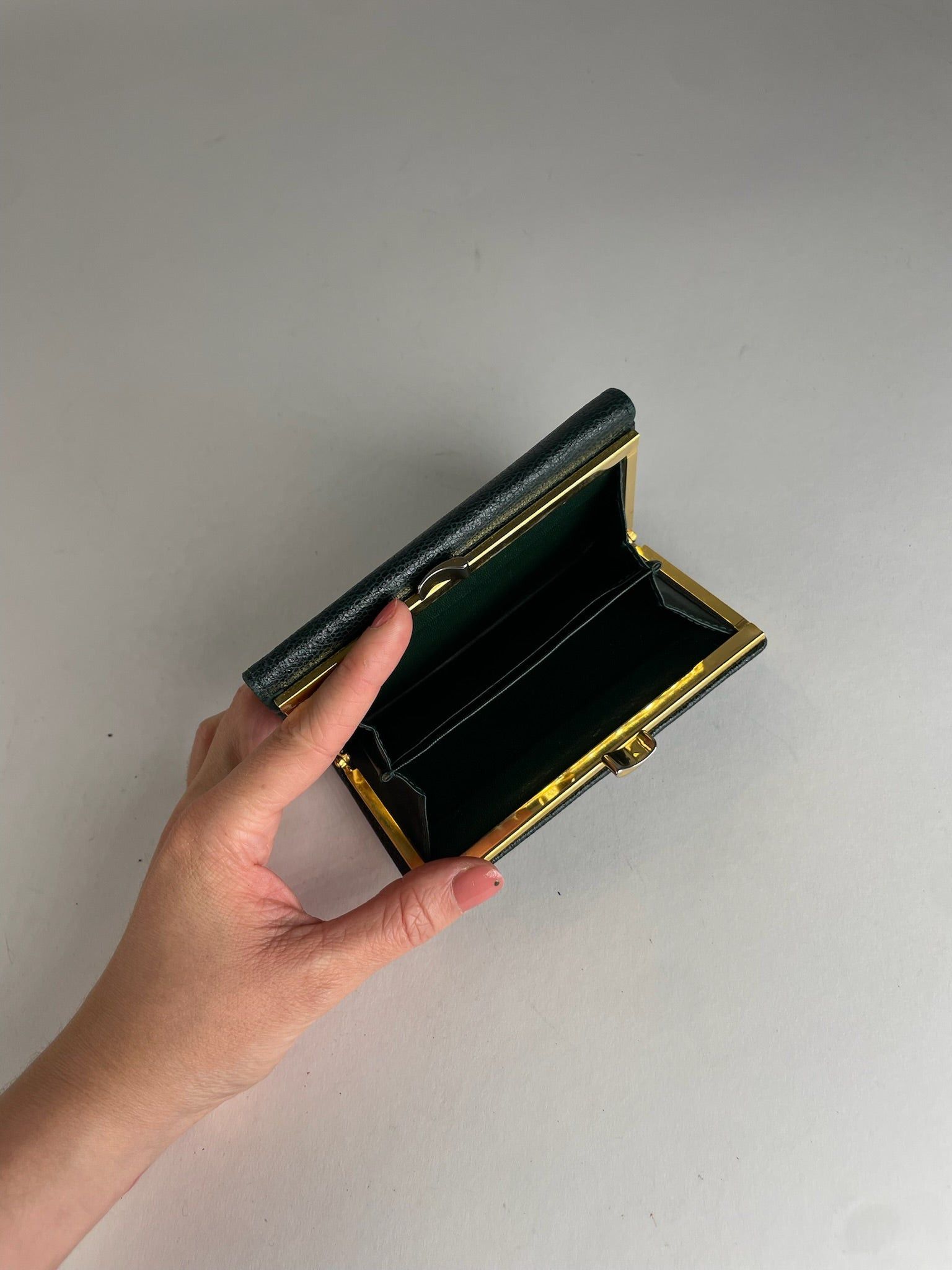 Givenchy Vintage Snake Emblossed Leather Wallet Green Size ONE SIZE - 3 Thumbnail