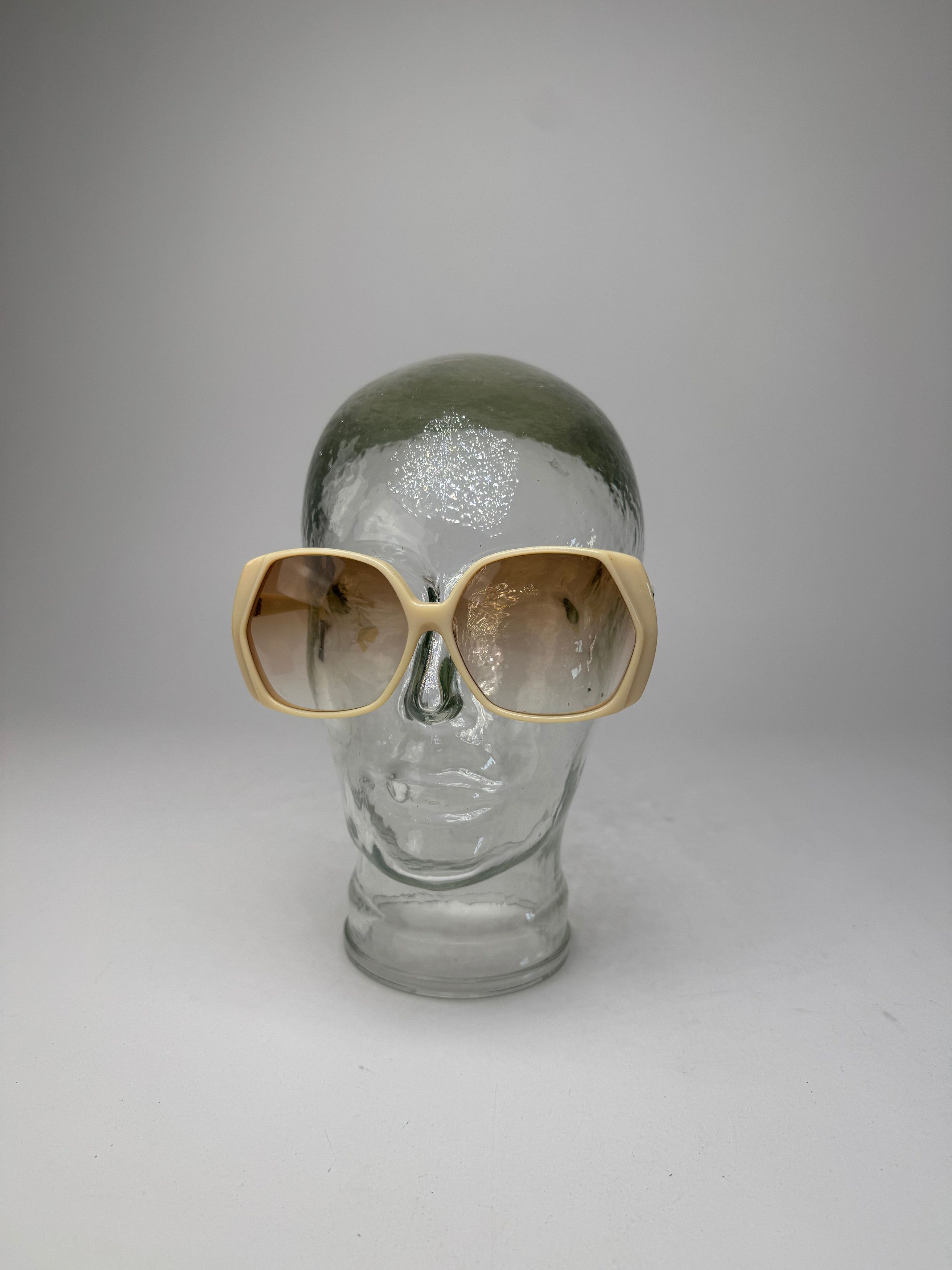 Givenchy Vintage Overd Sunglasses White Size ONE SIZE - 10 Thumbnail
