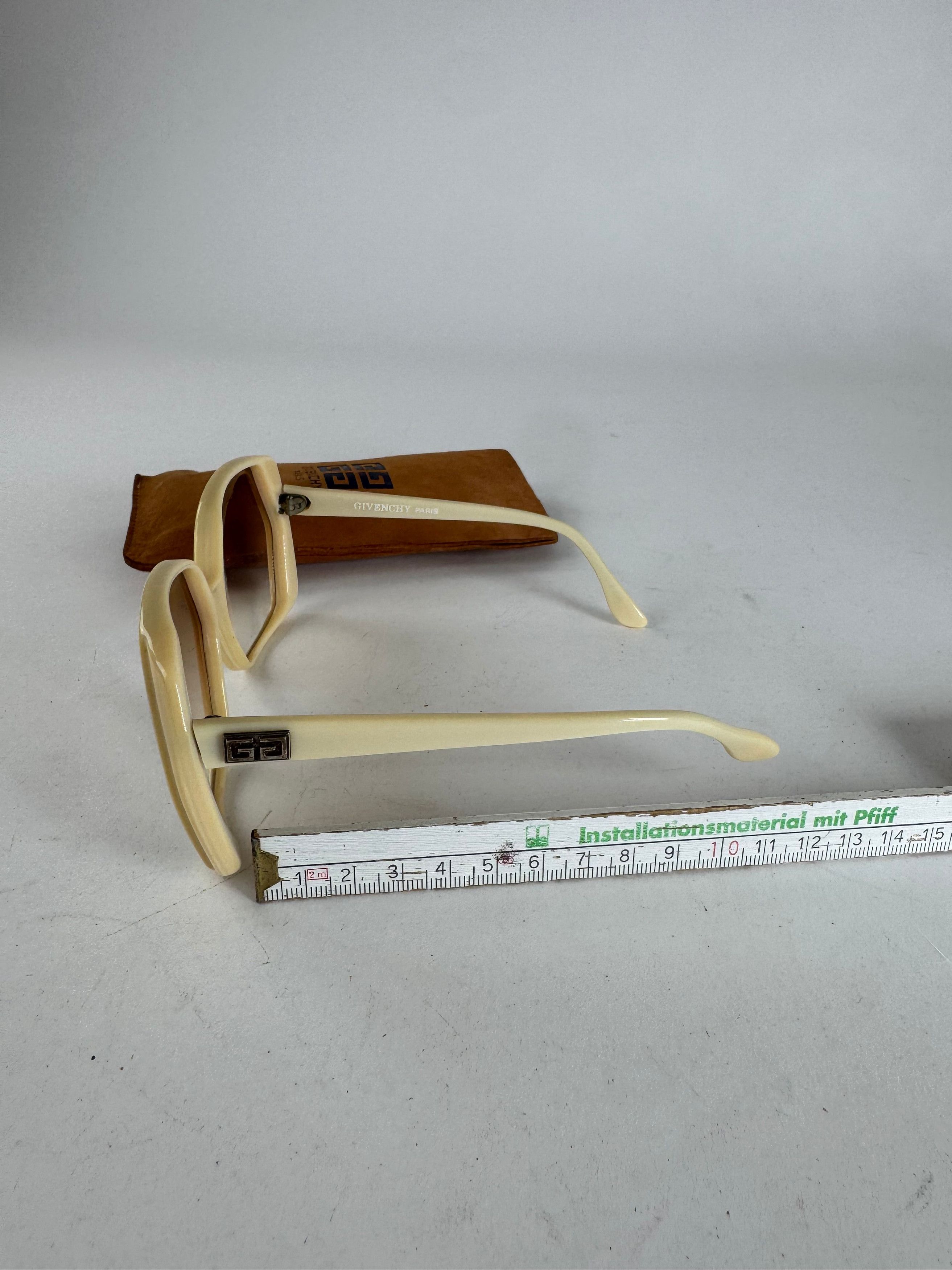Givenchy Vintage Overd Sunglasses White Size ONE SIZE - 9 Thumbnail