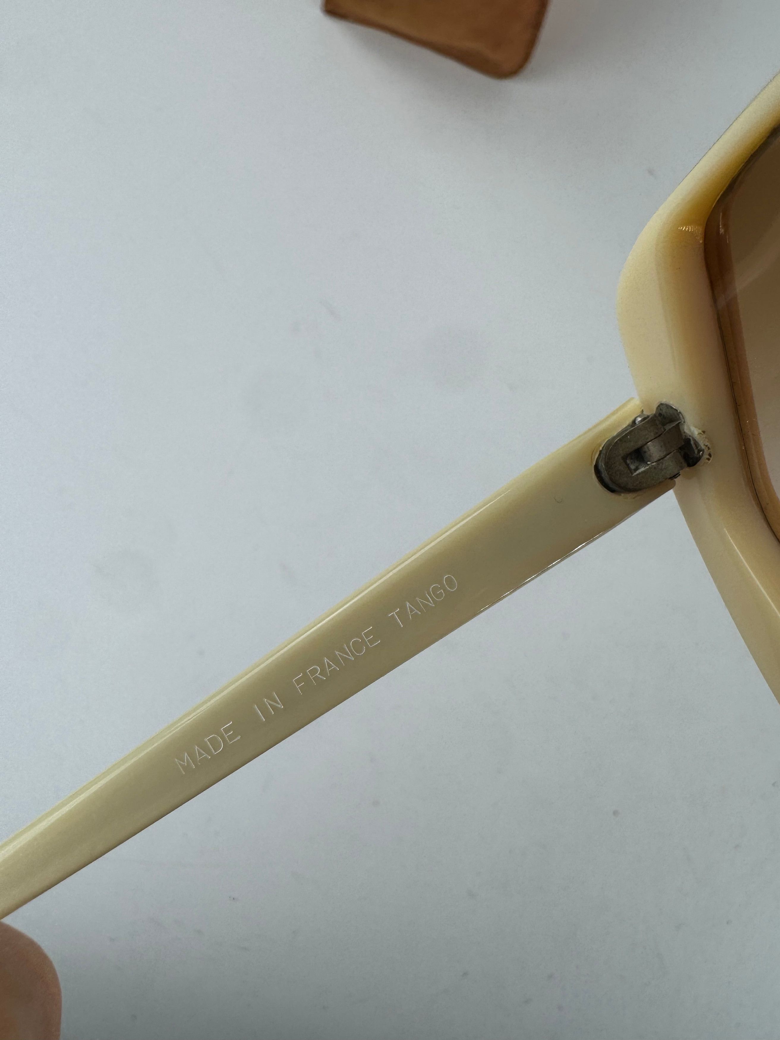 Givenchy Vintage Overd Sunglasses White Size ONE SIZE - 6 Thumbnail