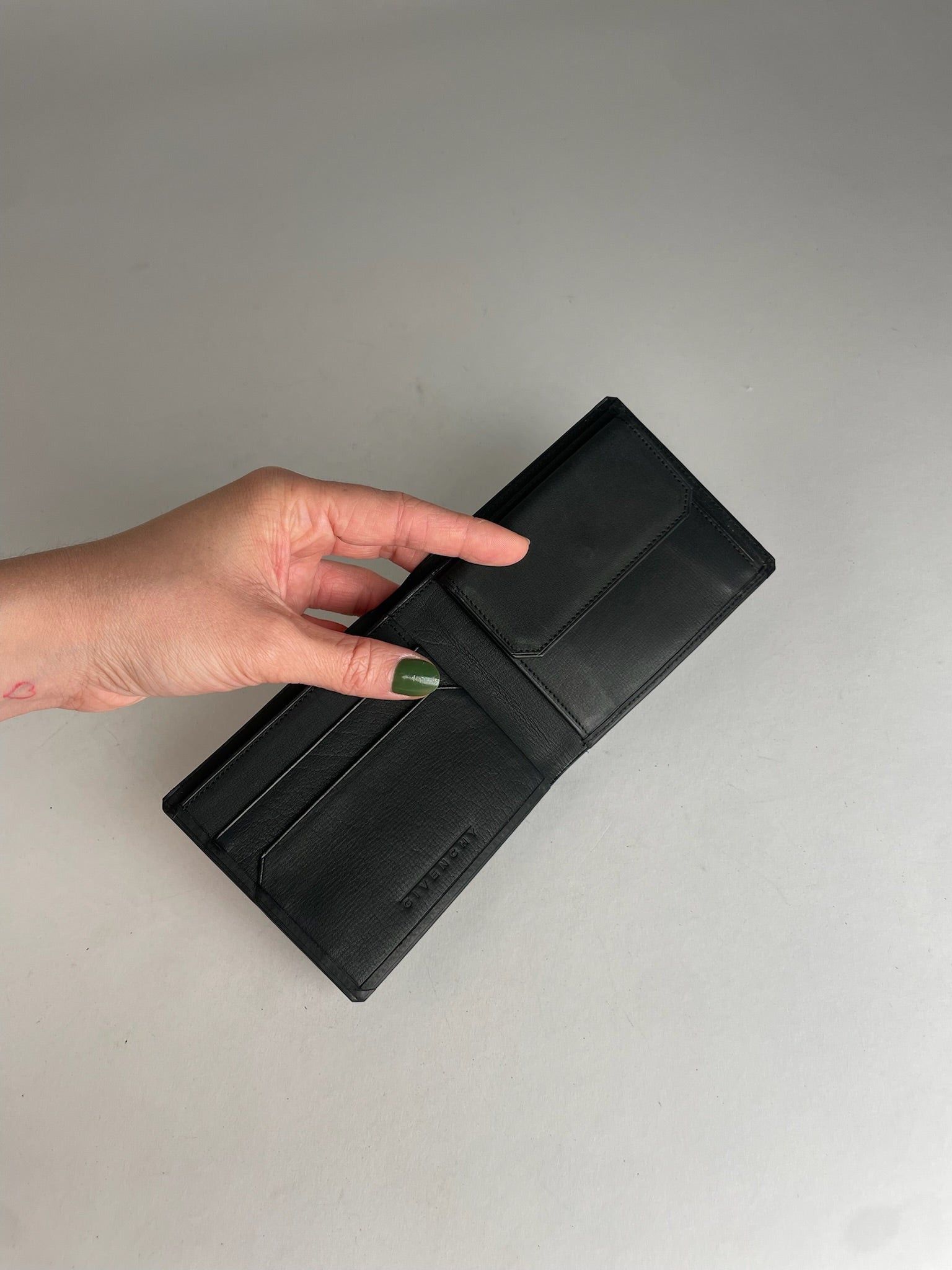 Givenchy Vintage Flapable Leather Wallet Black Size ONE SIZE - 5 Thumbnail