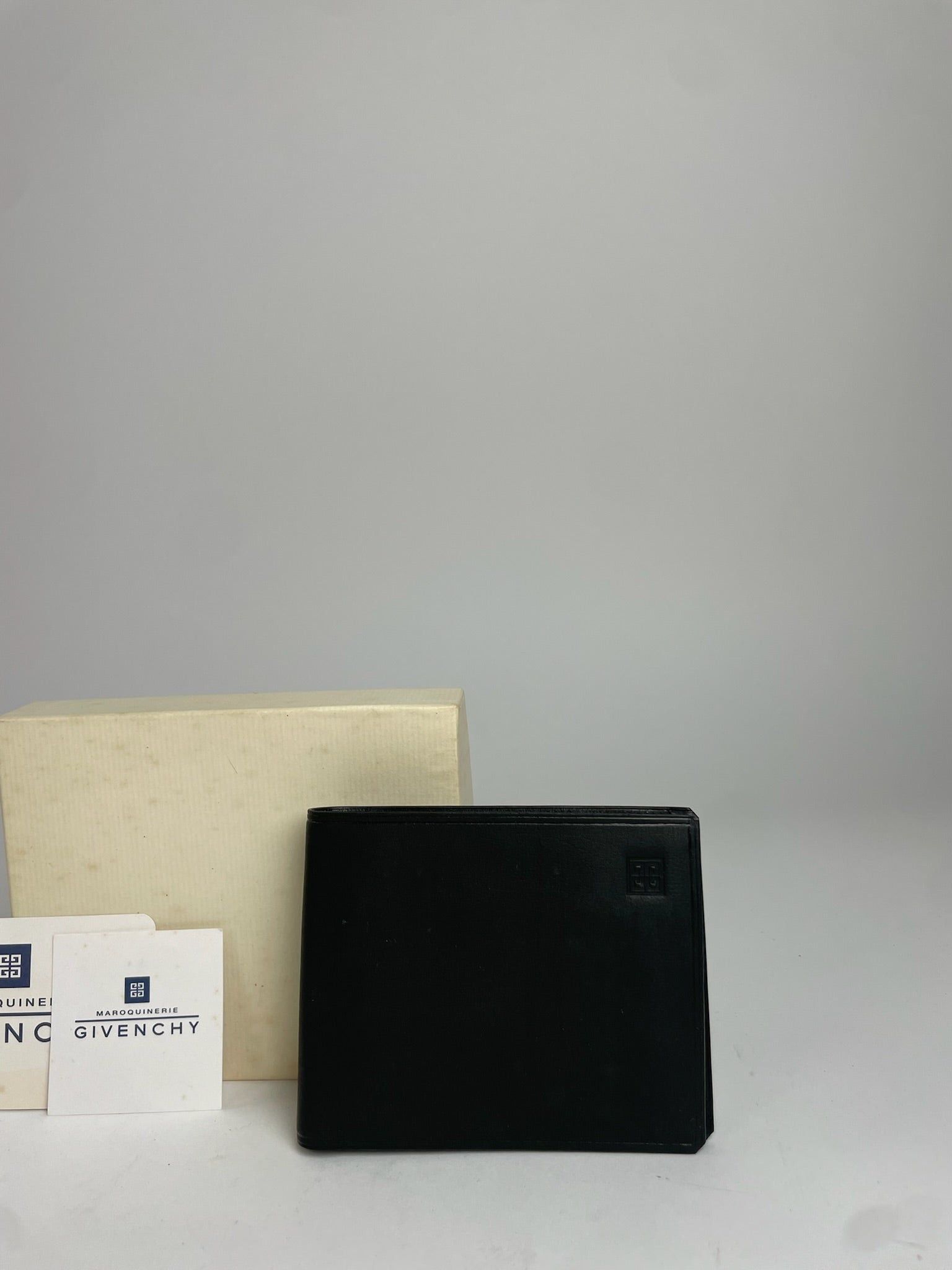 Givenchy Vintage Flapable Leather Wallet Black Size ONE SIZE - 4 Thumbnail