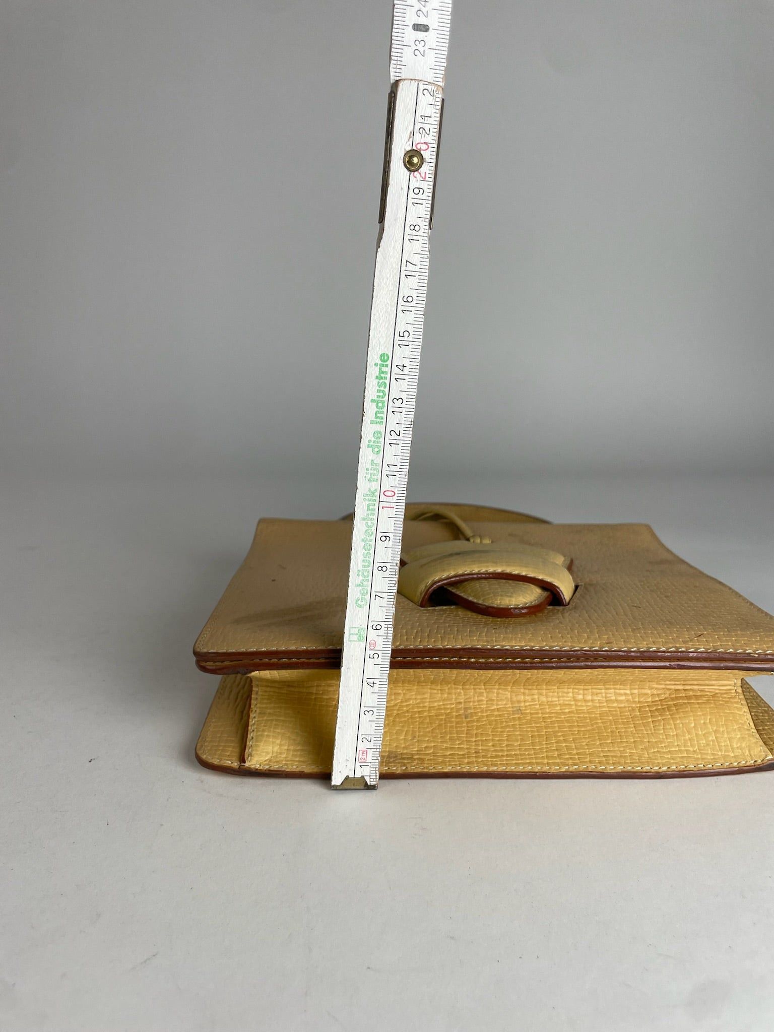 Loewe Vintage Madrid Leather Handbag Beige / Yellow Size ONE SIZE - 12 Thumbnail
