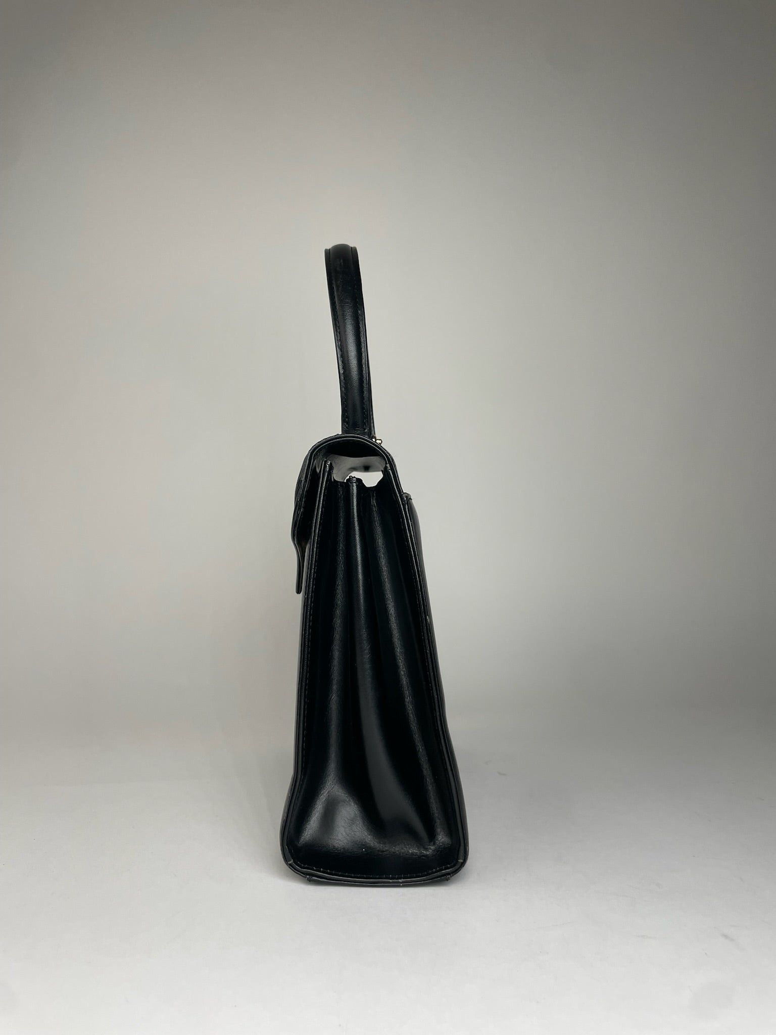 Givenchy Vintage Leather Handbag Black Size ONE SIZE - 9 Thumbnail
