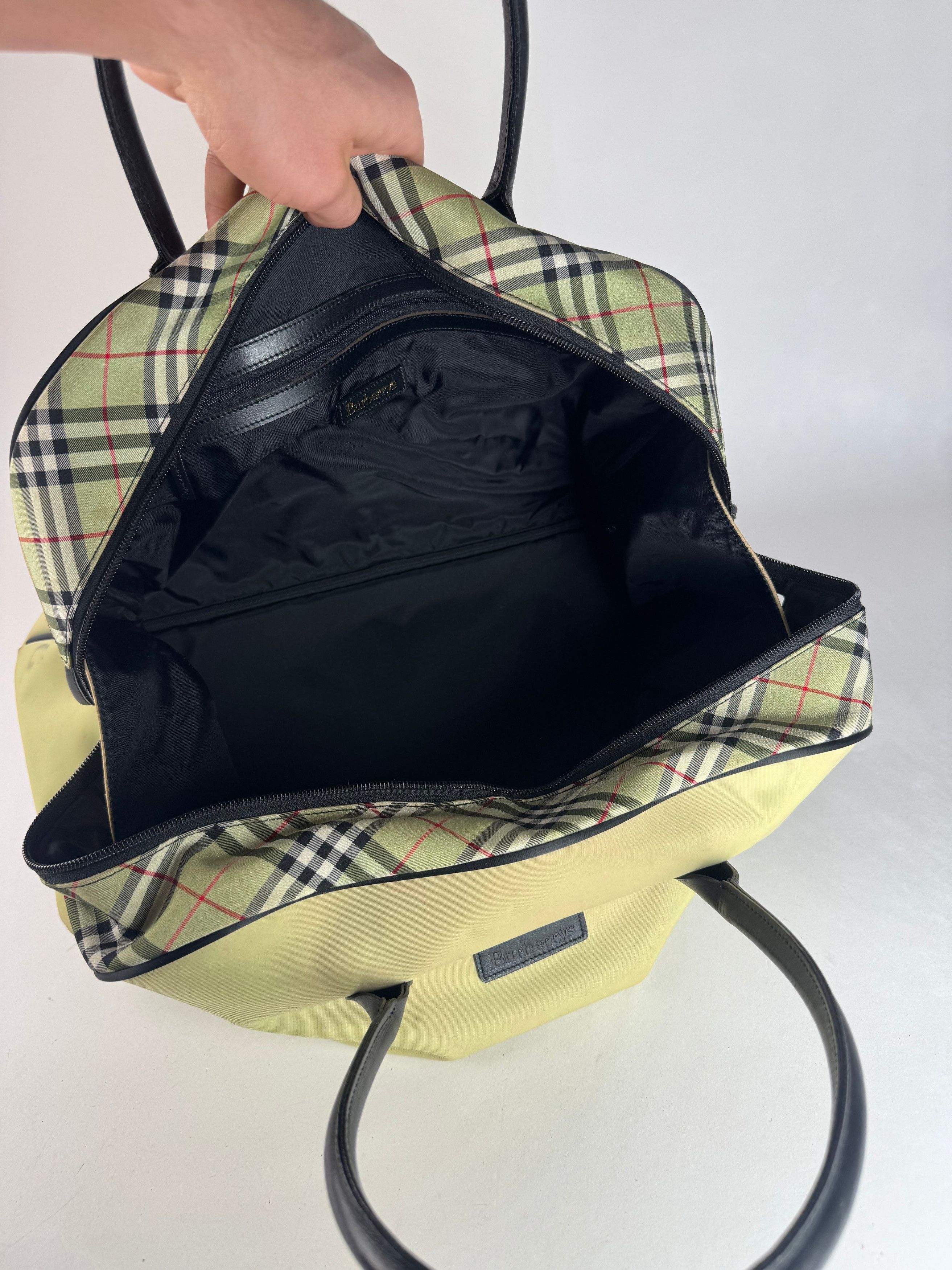 Burberry Vintage Duffel Bag Black Yellow Size ONE SIZE - 3 Thumbnail