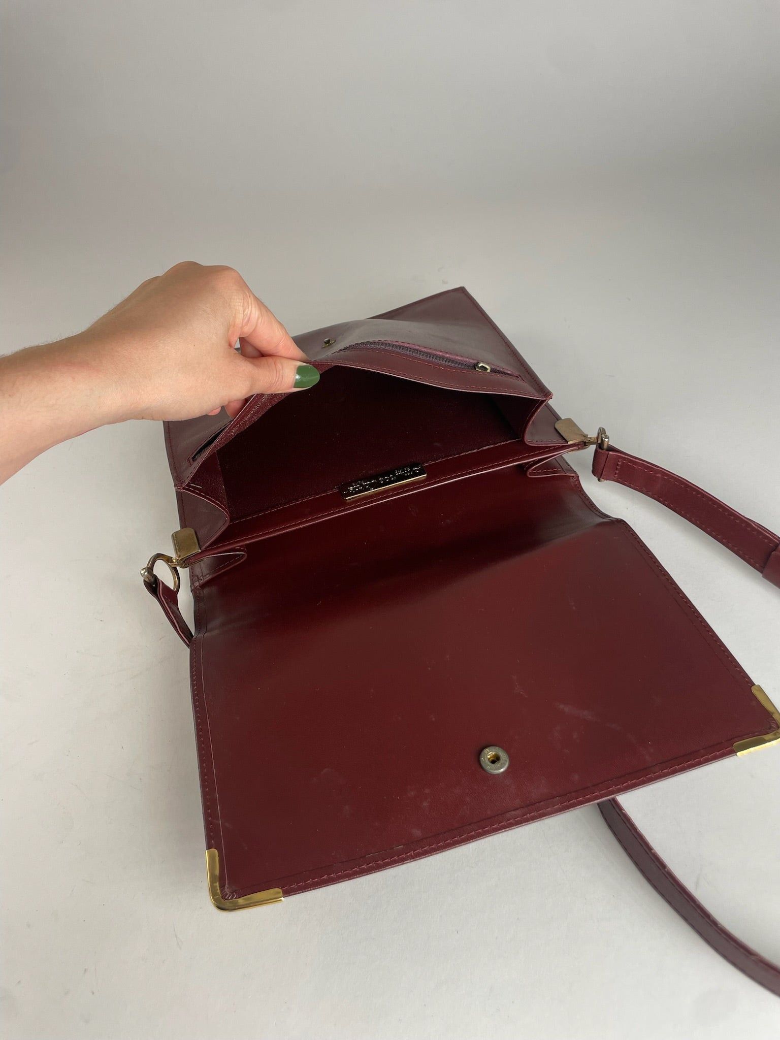 Cartier Vintage Leather Shoulder Bag Burgundy Size ONE SIZE - 5 Thumbnail