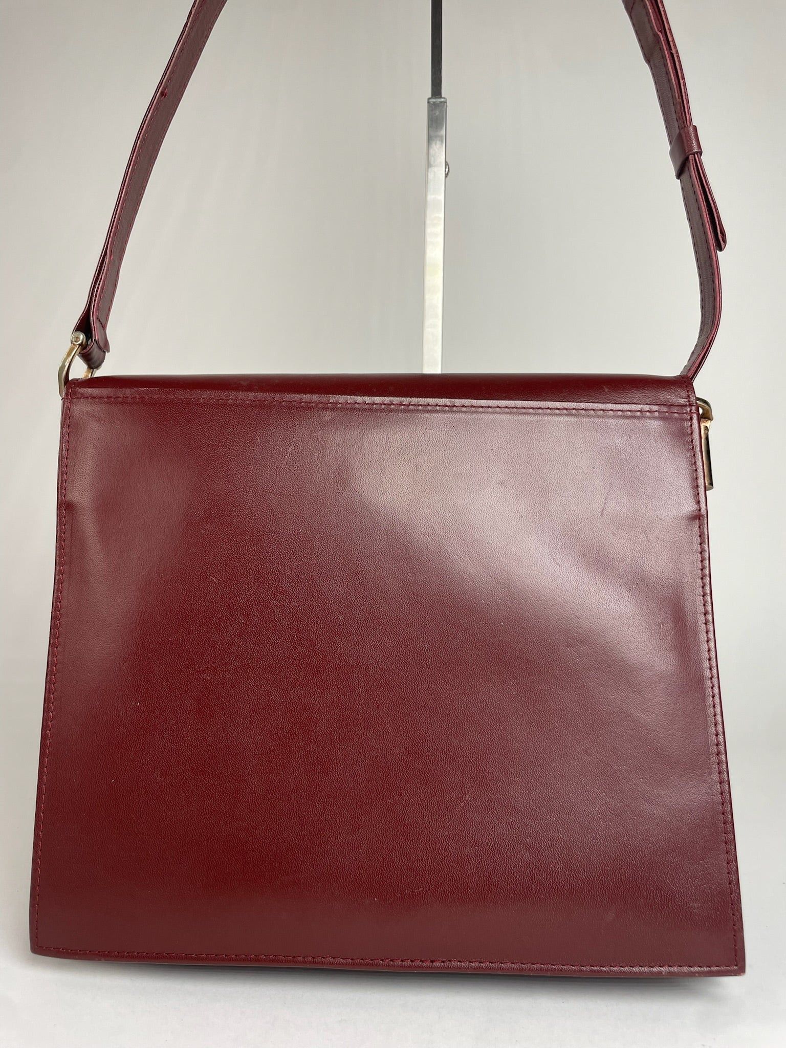 Cartier Vintage Leather Shoulder Bag Burgundy Size ONE SIZE - 11 Thumbnail
