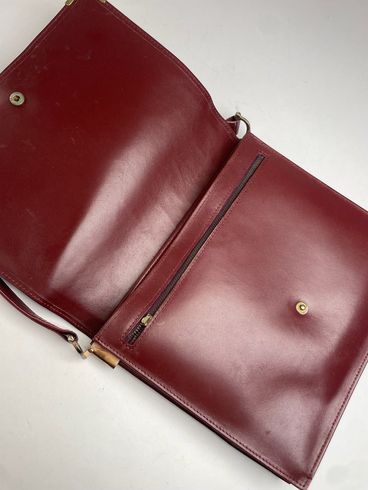 Cartier Vintage Leather Shoulder Bag Burgundy Size ONE SIZE - 4 Thumbnail