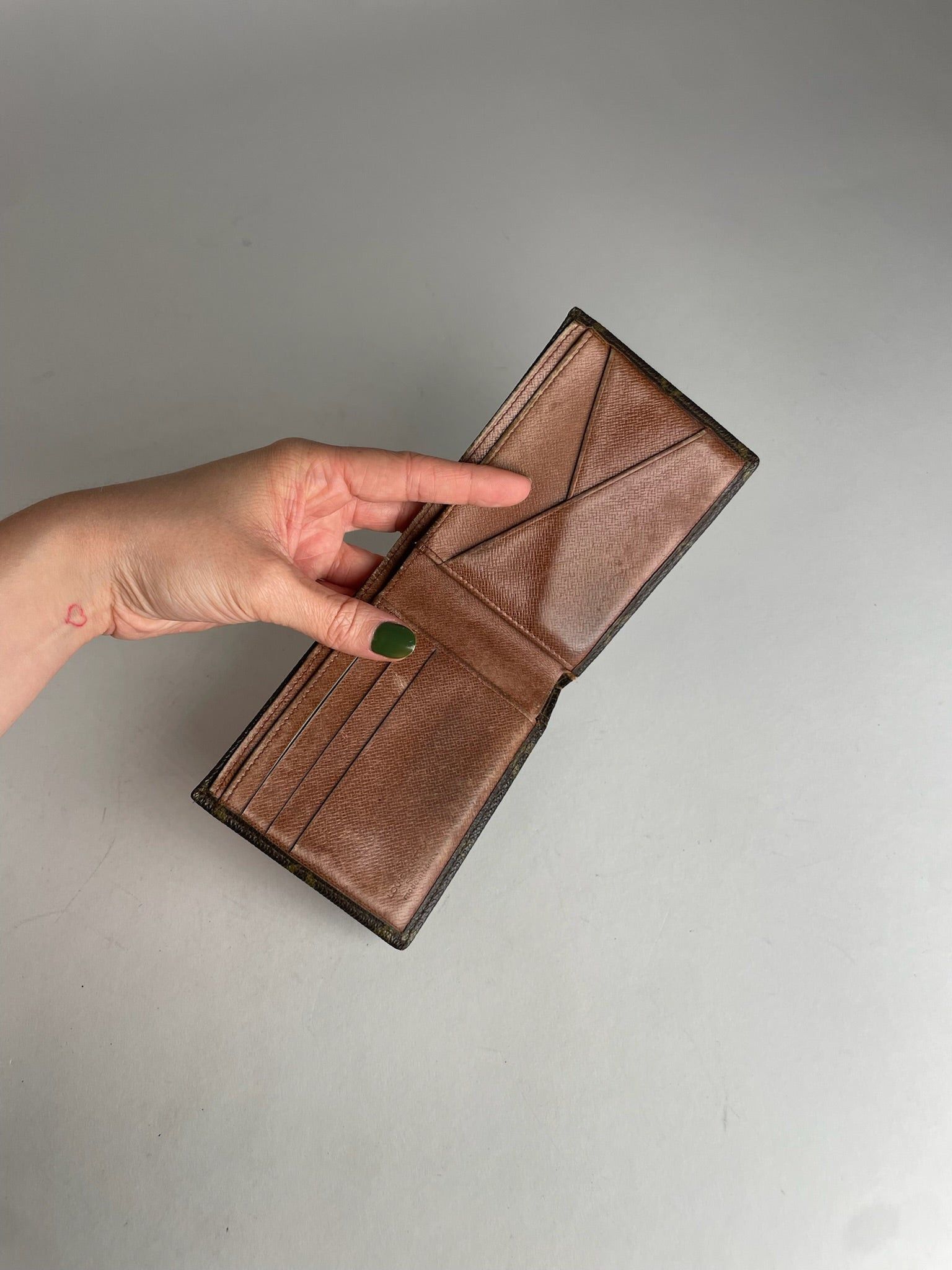 Louis Vuitton Vintage Leather Card Holder Brown Khaki Size ONE SIZE - 4 Thumbnail