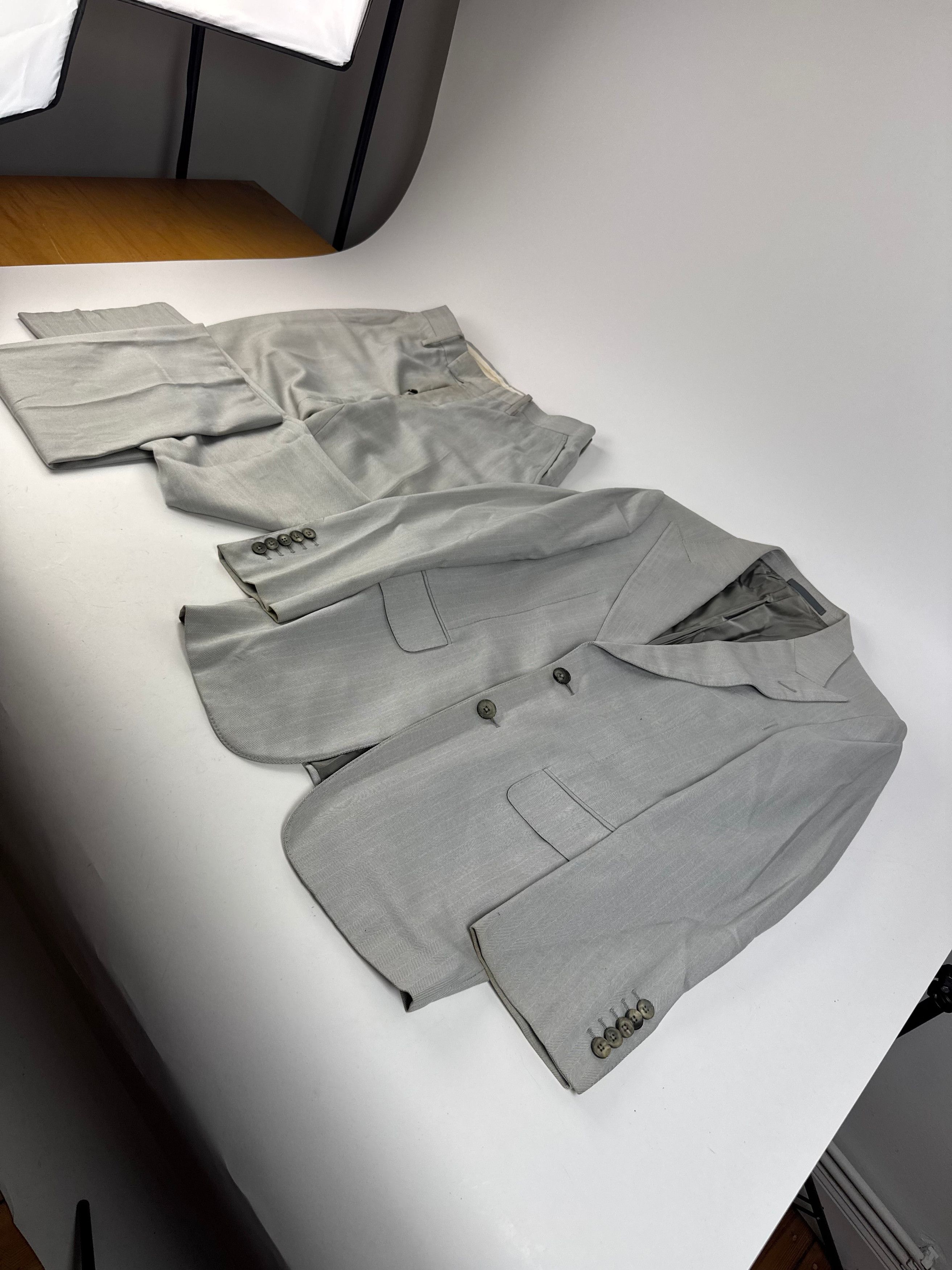 Gucci Vintage Men’s Suit Silver 46/S Size 36R - 2 Thumbnail