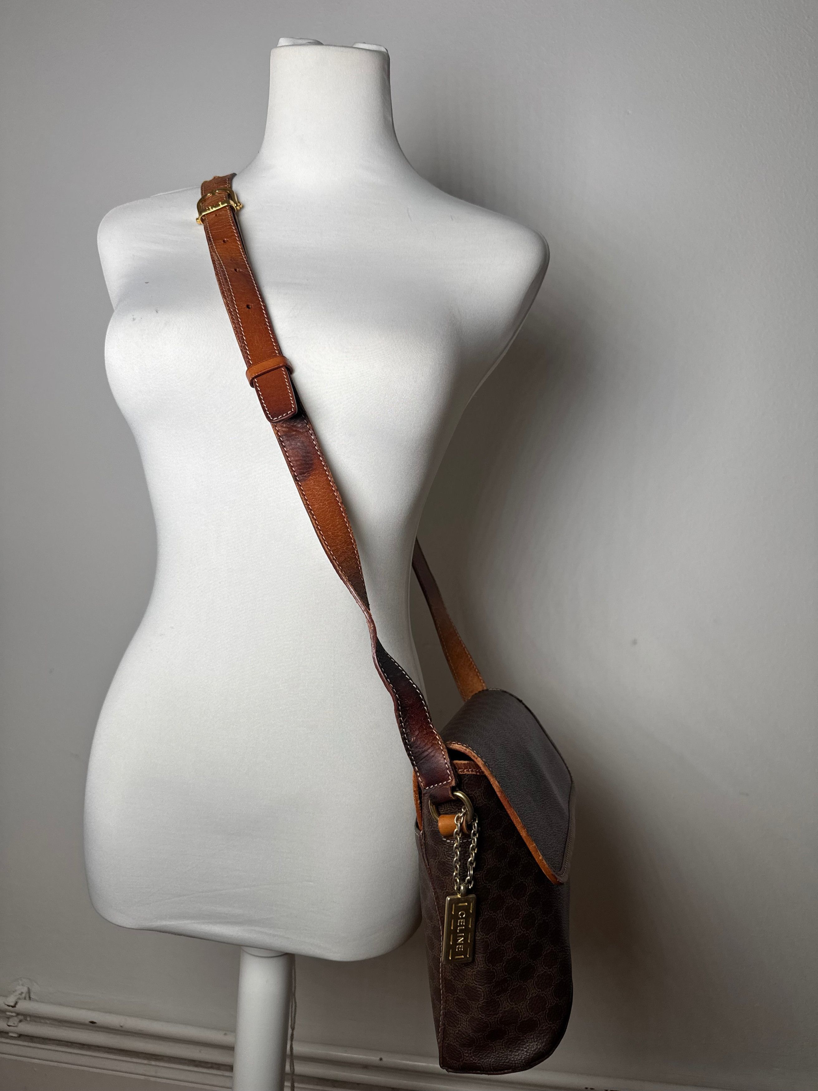 Celine Vintage Paris Triomphe Monogram Shoulder / Crossbody Bag Bro Size ONE SIZE - 7 Thumbnail
