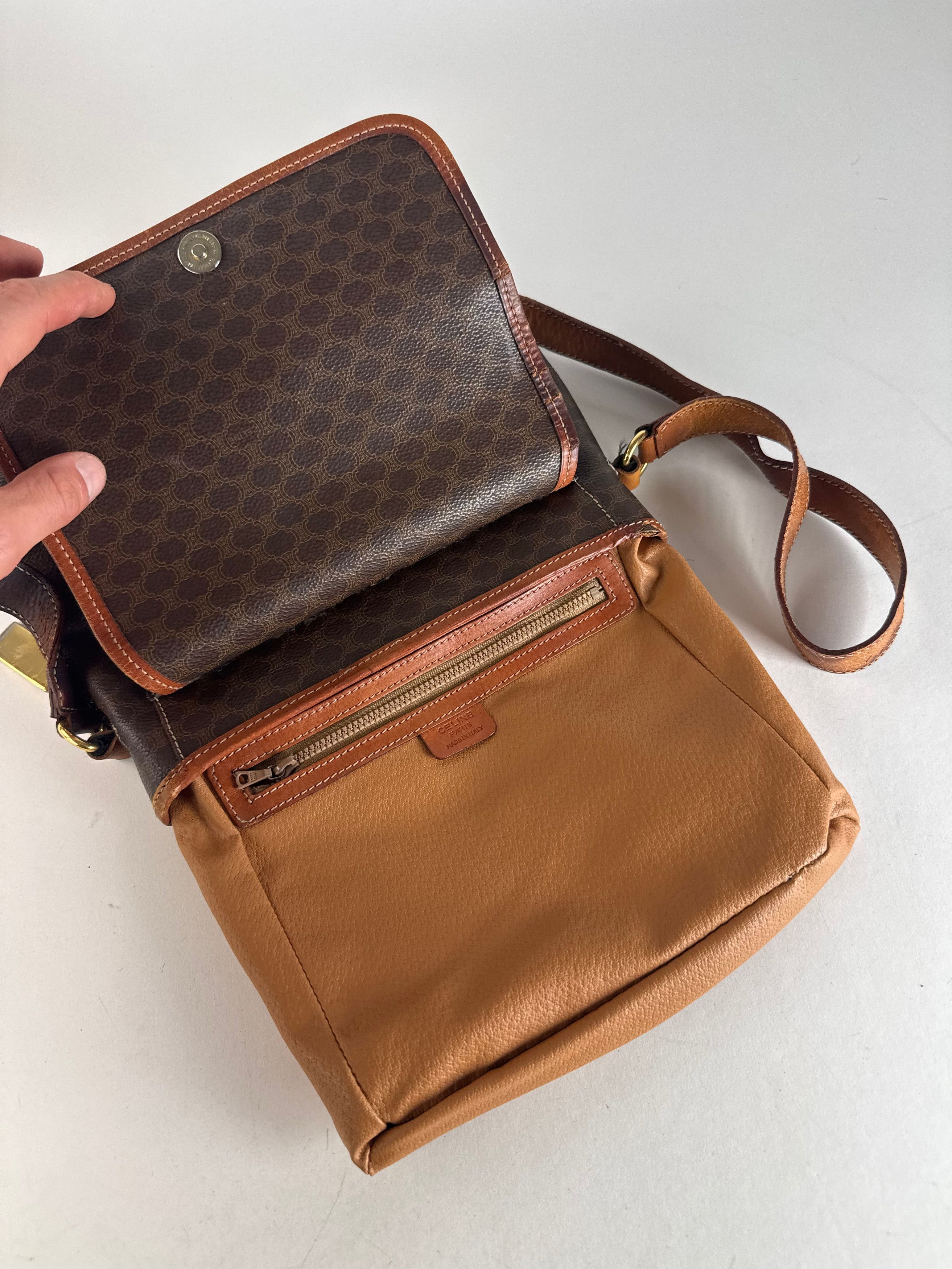 Celine Vintage Paris Triomphe Monogram Shoulder / Crossbody Bag Bro Size ONE SIZE - 3 Thumbnail