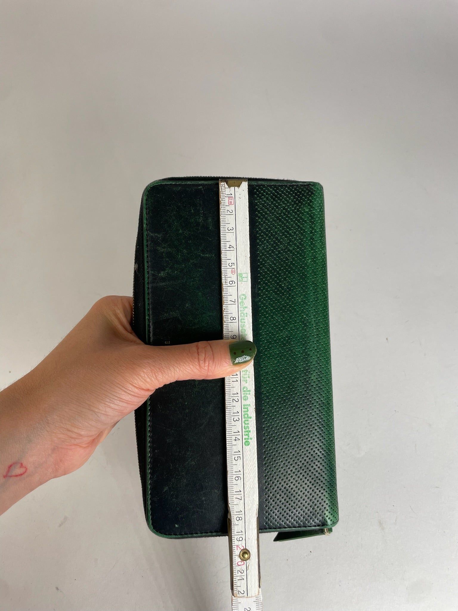 Celine Vintage Paria Leather Zippy Wallet Green Size ONE SIZE - 8 Thumbnail