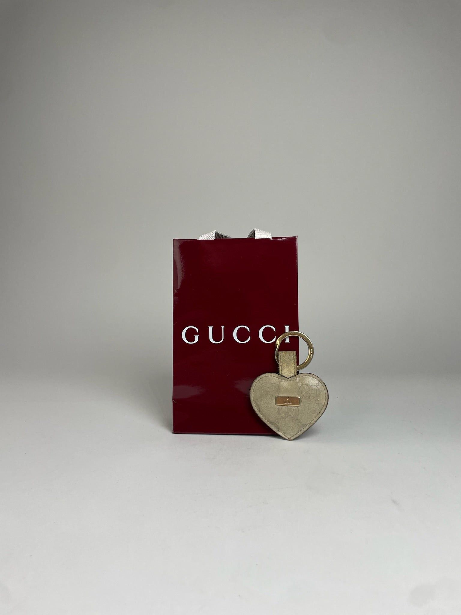 Gucci Vintage Monogram Leather Heart Key Chain Accessoire White Size ONE SIZE - 4 Thumbnail
