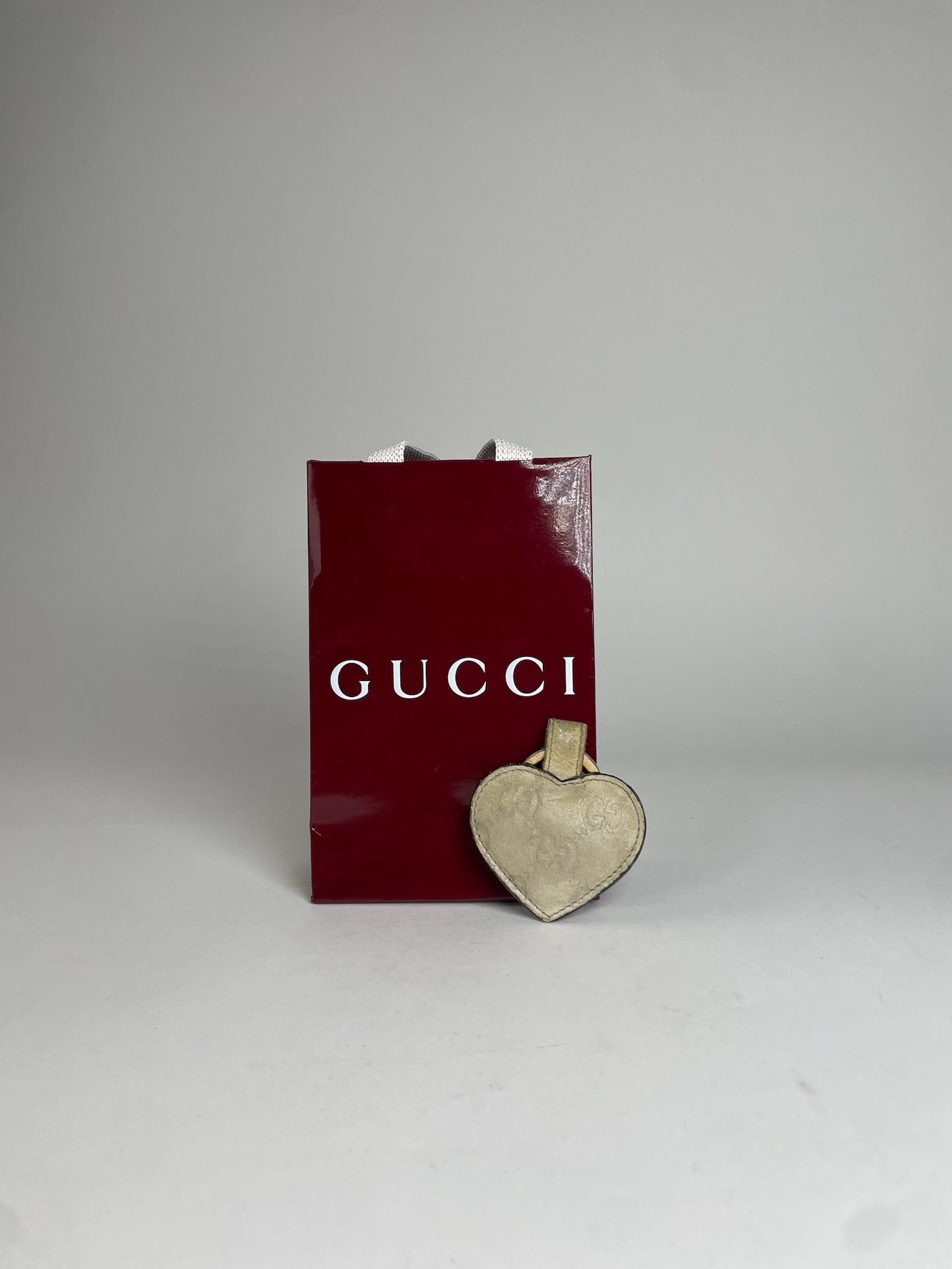 Gucci Vintage Monogram Leather Heart Key Chain Accessoire White Size ONE SIZE - 2 Thumbnail