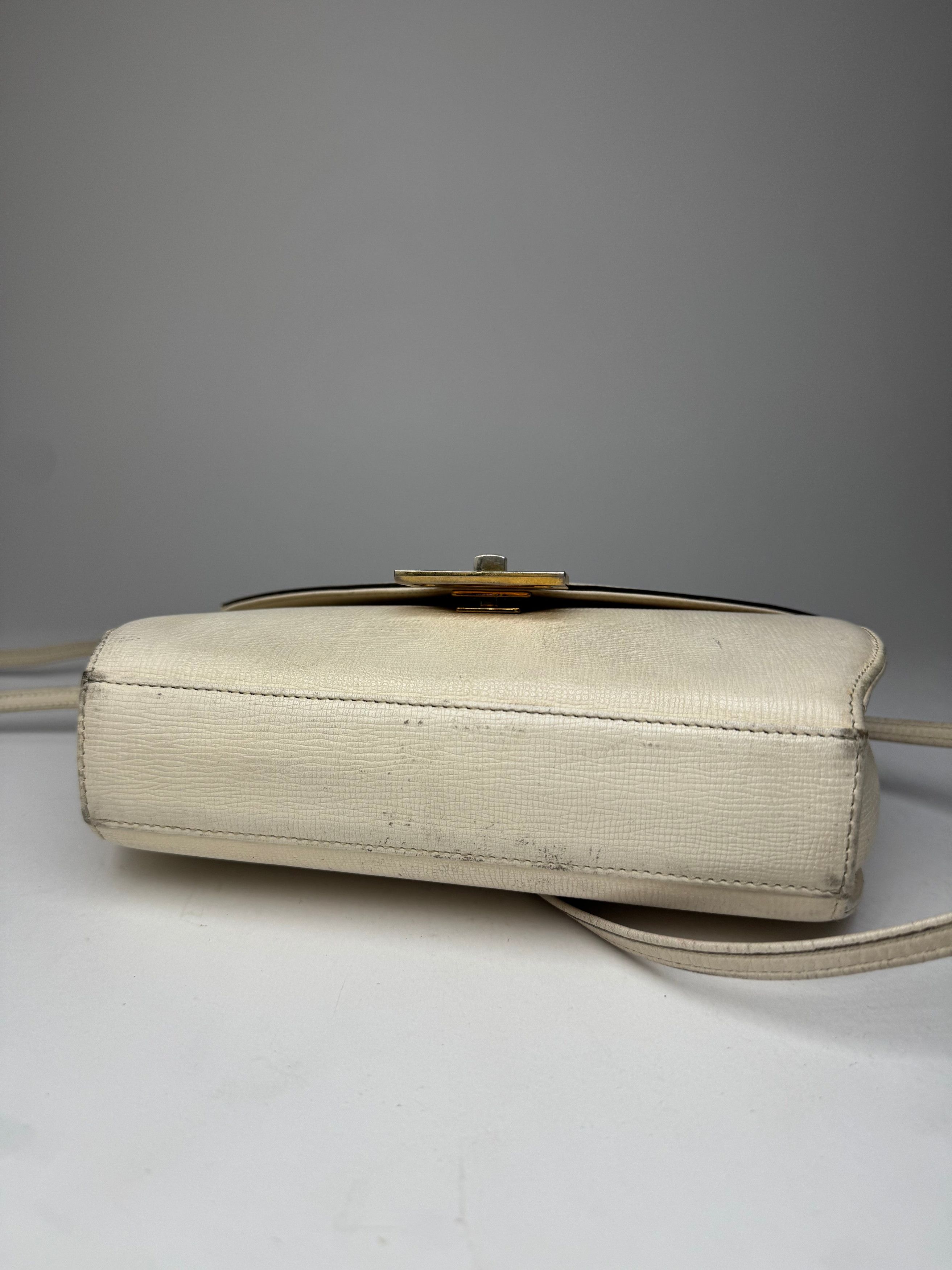 Givenchy Vintage GV3 Leather Crossbody / Shoulder Bag White Size ONE SIZE - 11 Thumbnail