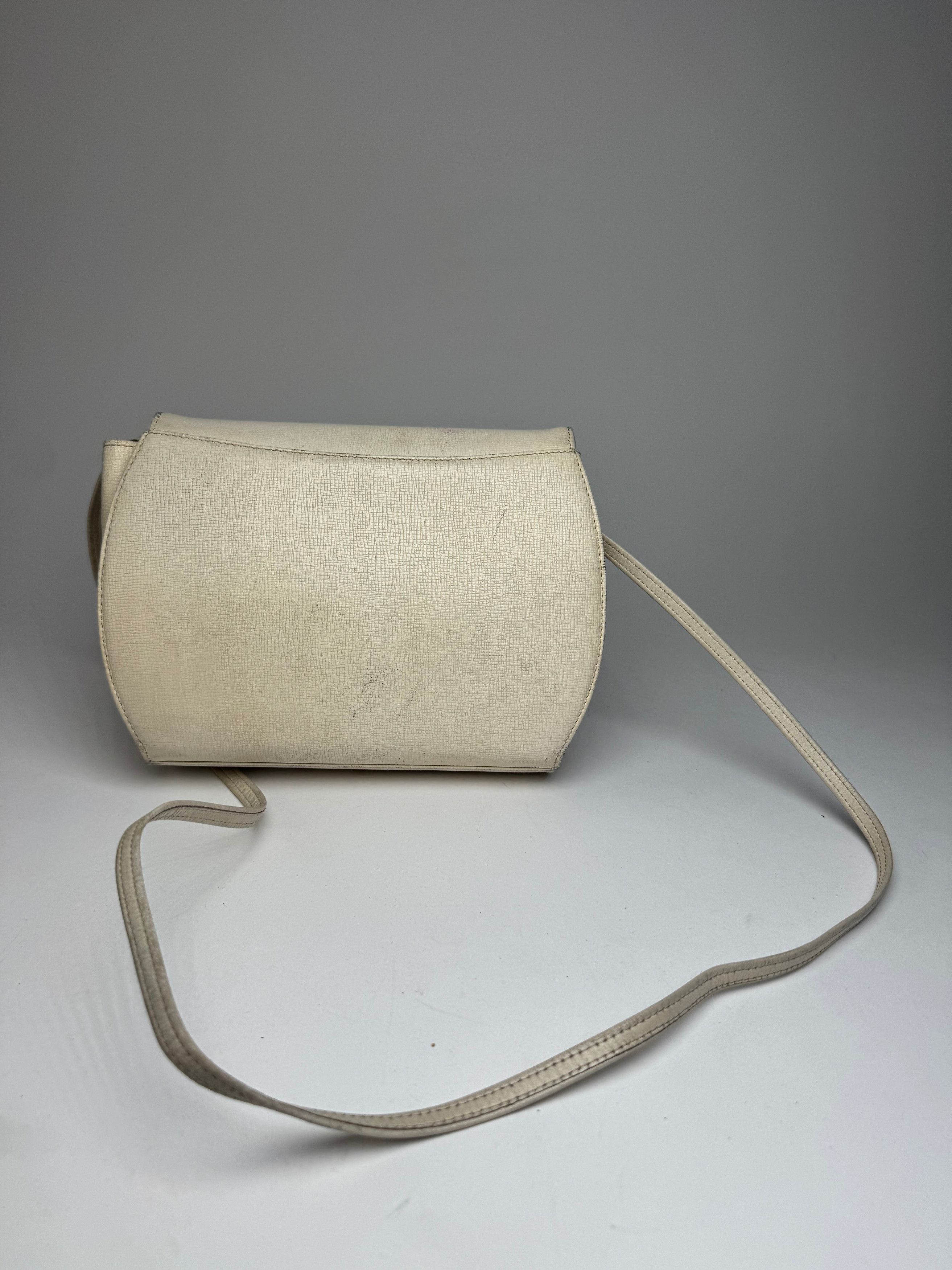 Givenchy Vintage GV3 Leather Crossbody / Shoulder Bag White Size ONE SIZE - 2 Thumbnail