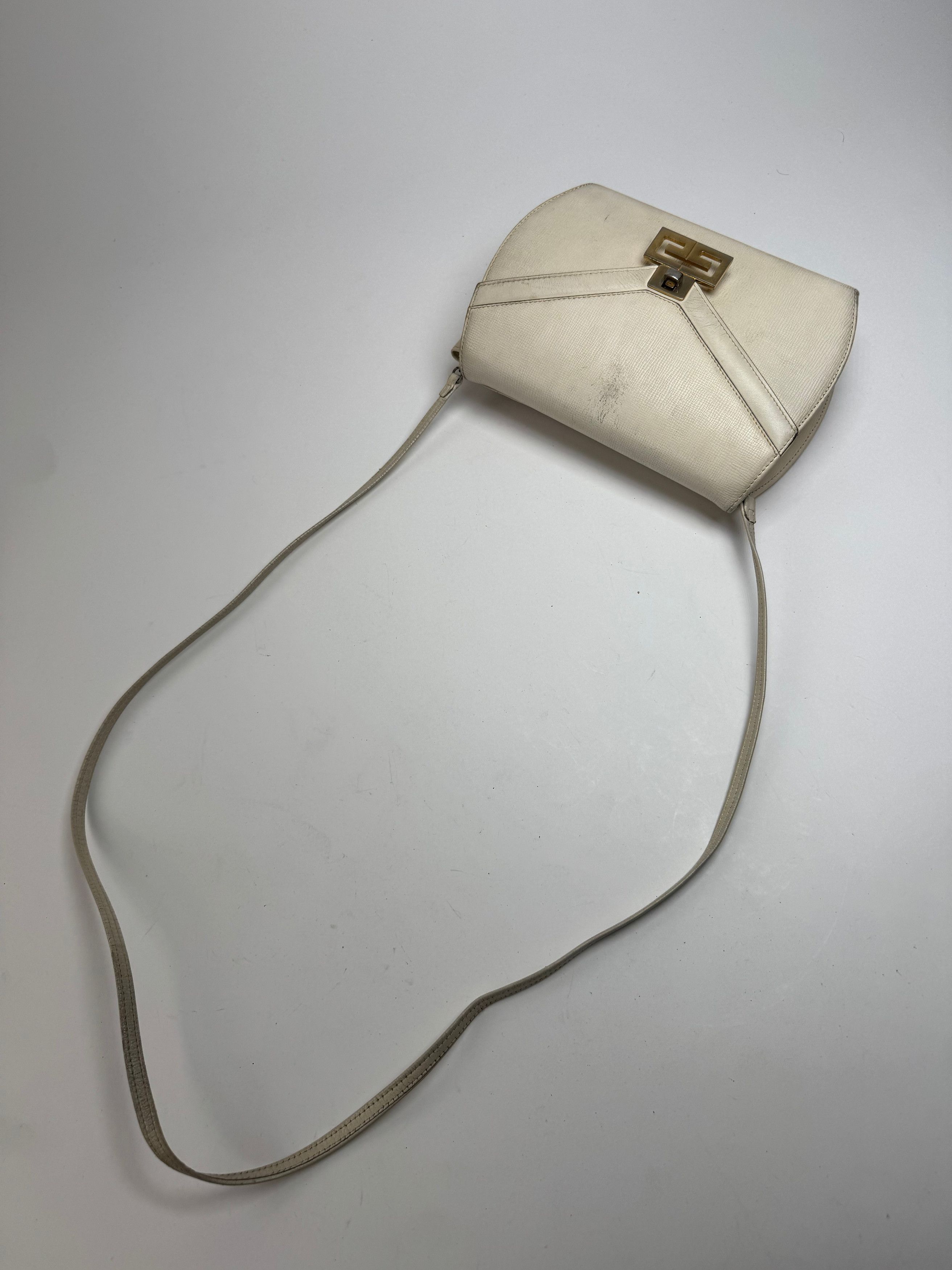 Givenchy Vintage GV3 Leather Crossbody / Shoulder Bag White Size ONE SIZE - 14 Thumbnail