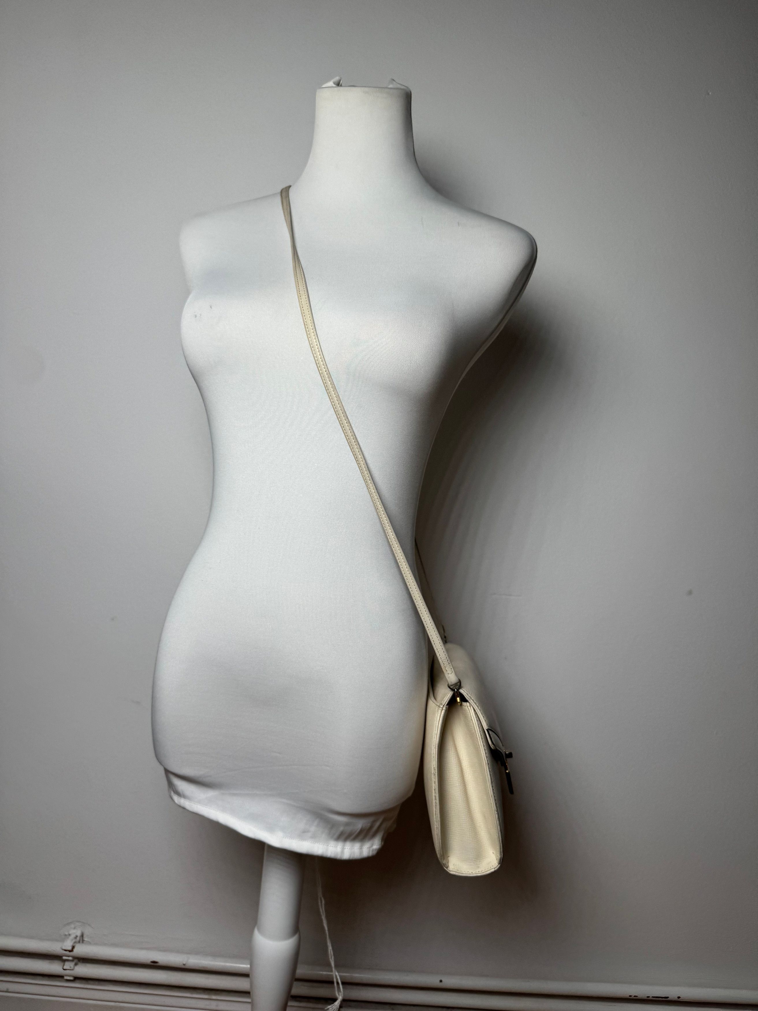 Givenchy Vintage GV3 Leather Crossbody / Shoulder Bag White Size ONE SIZE - 6 Thumbnail