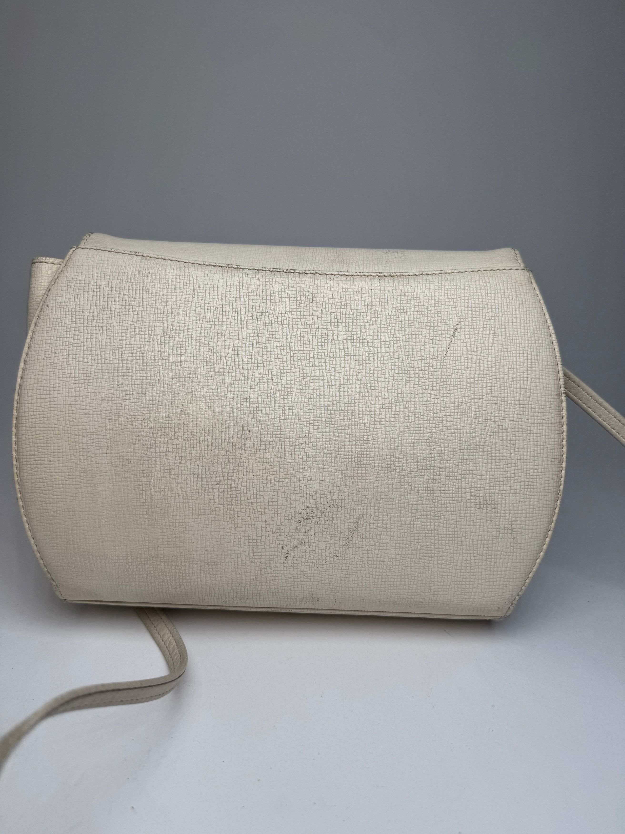 Givenchy Vintage GV3 Leather Crossbody / Shoulder Bag White Size ONE SIZE - 10 Thumbnail