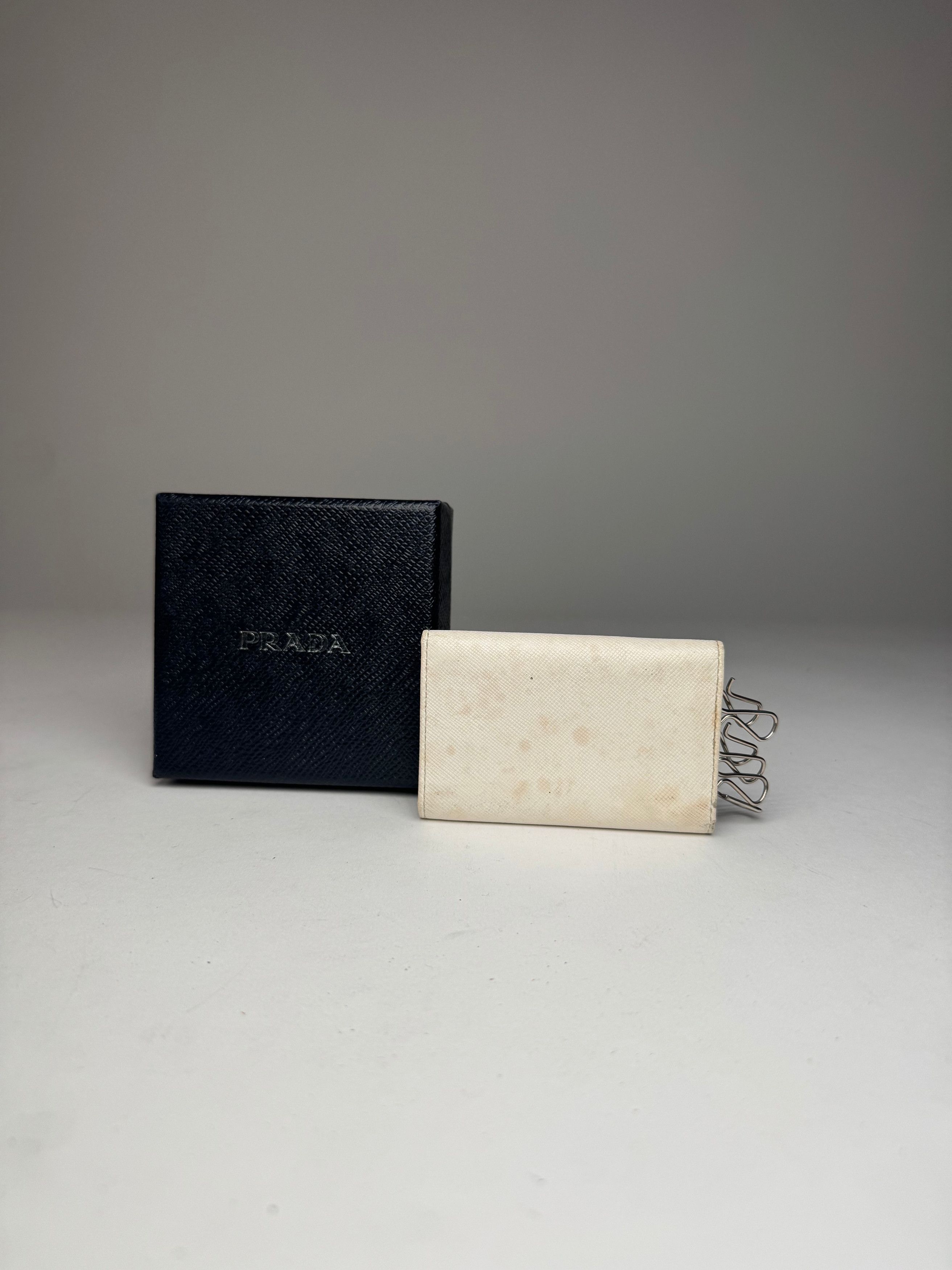 Prada Vintage Triangle Leather Key/Card Holder White Size ONE SIZE - 2 Thumbnail