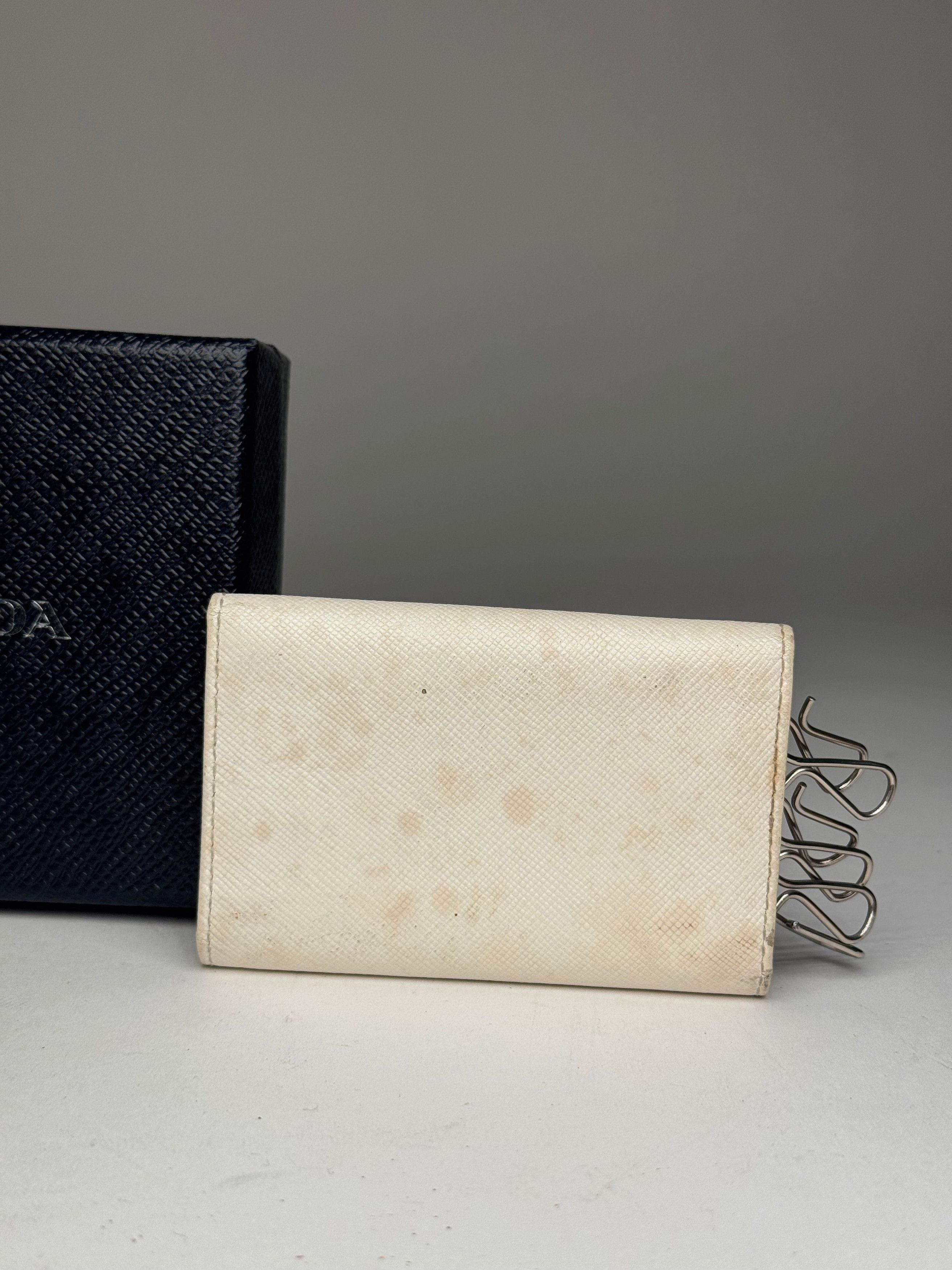 Prada Vintage Triangle Leather Key/Card Holder White Size ONE SIZE - 13 Thumbnail