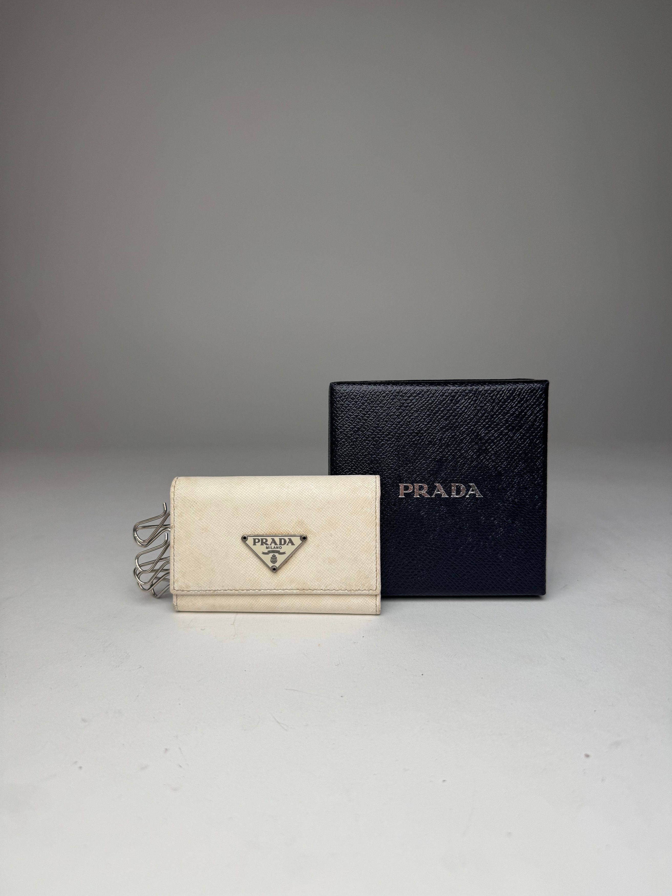 Prada Vintage Triangle Leather Key/Card Holder White Size ONE SIZE - 7 Thumbnail