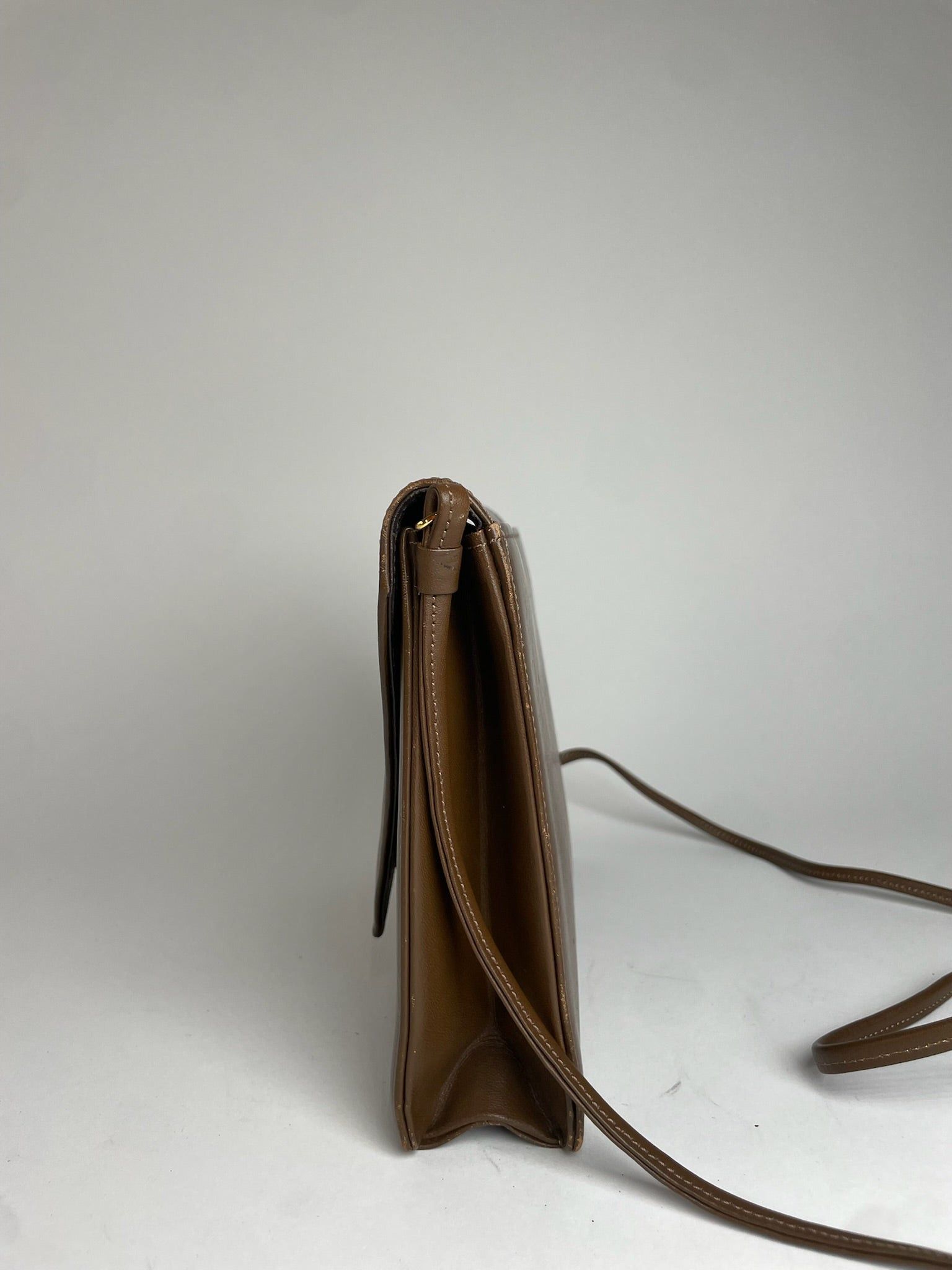 Givenchy Vintage Asymetric Leather Shoulder Bag Brown Size ONE SIZE - 9 Thumbnail