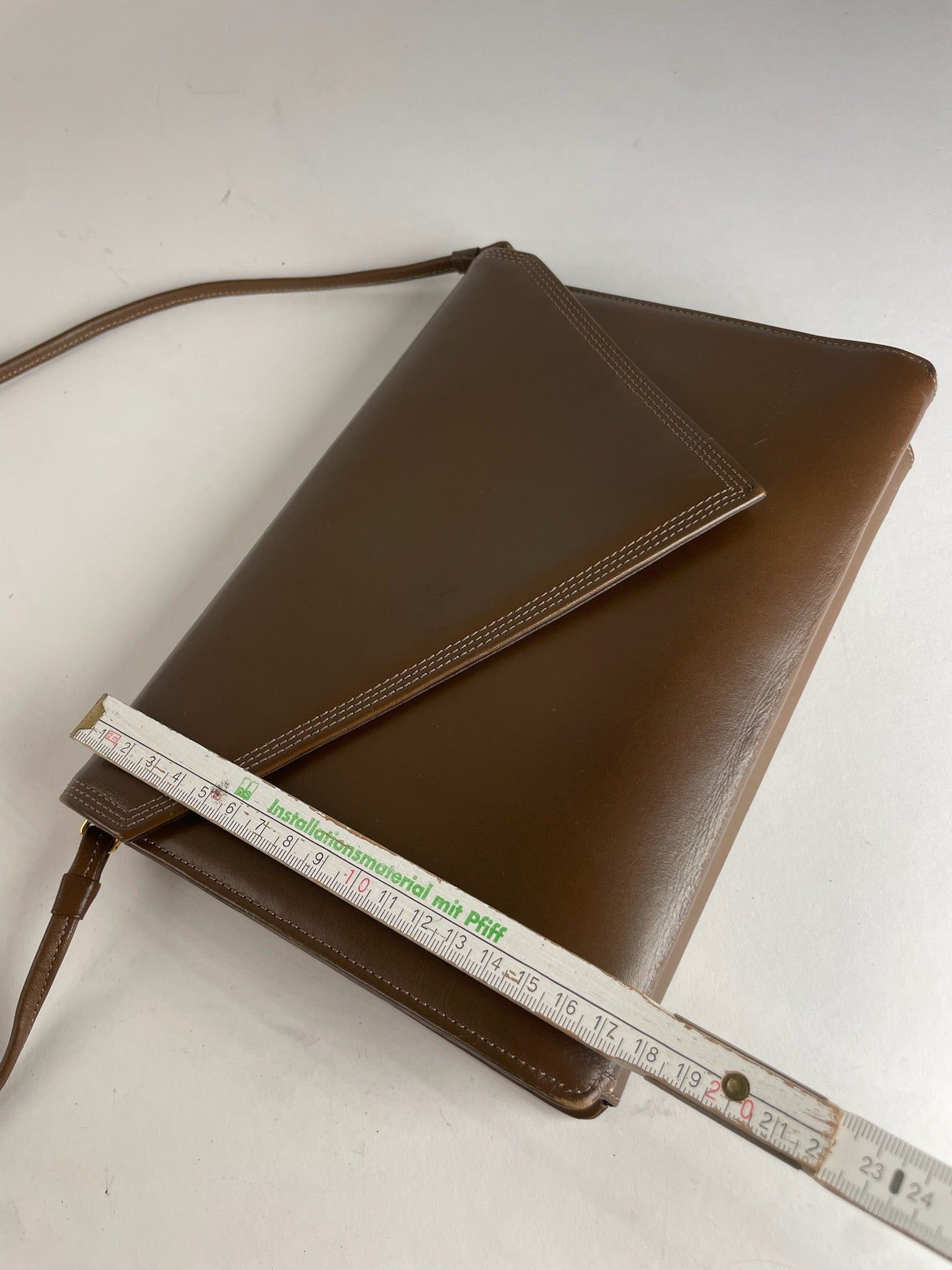 Givenchy Vintage Asymetric Leather Shoulder Bag Brown Size ONE SIZE - 12 Thumbnail