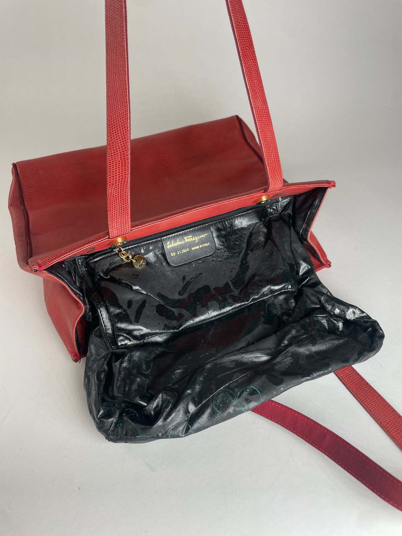Salvatore Ferragamo Vintage Snake Emblossed Leather Handbag Red Size ONE SIZE - 3 Thumbnail