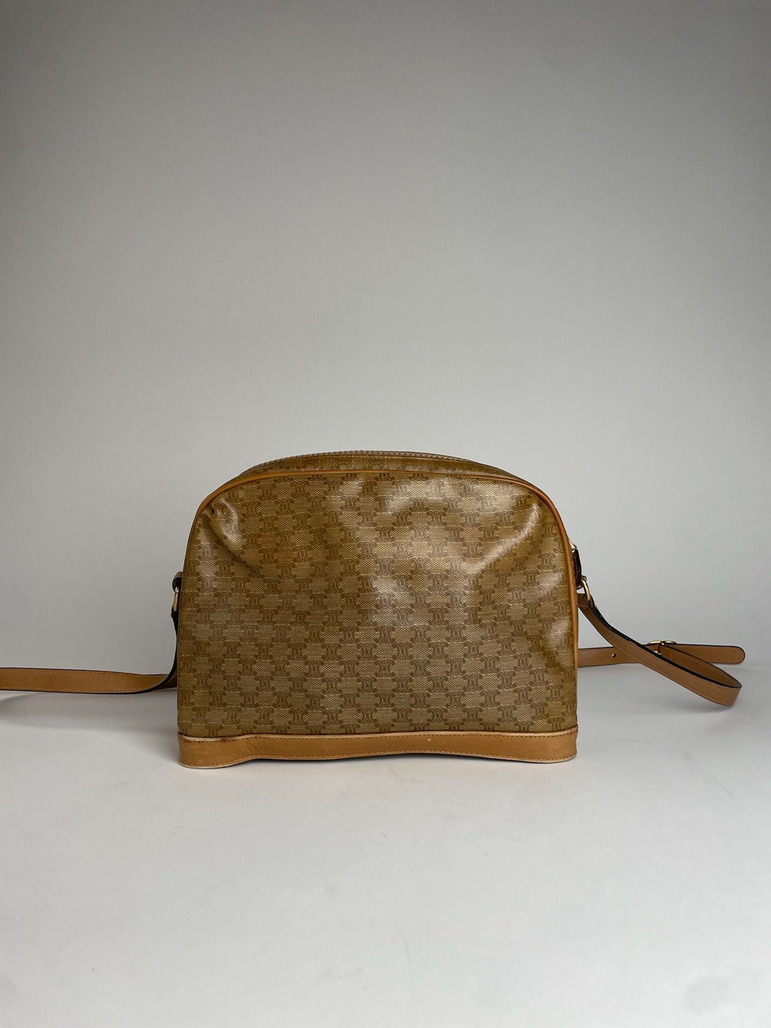 Celine Vintage Paris Triomphe Monogram Camel Leather Shoulder Bag Size ONE SIZE - 2 Thumbnail