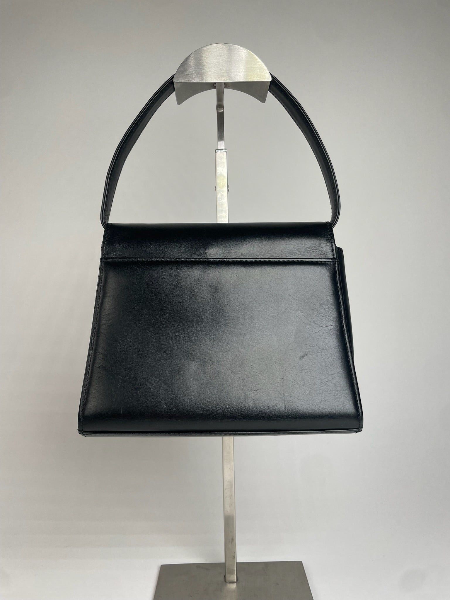 Givenchy Vintage Leather Handbag Black Size ONE SIZE - 2 Thumbnail